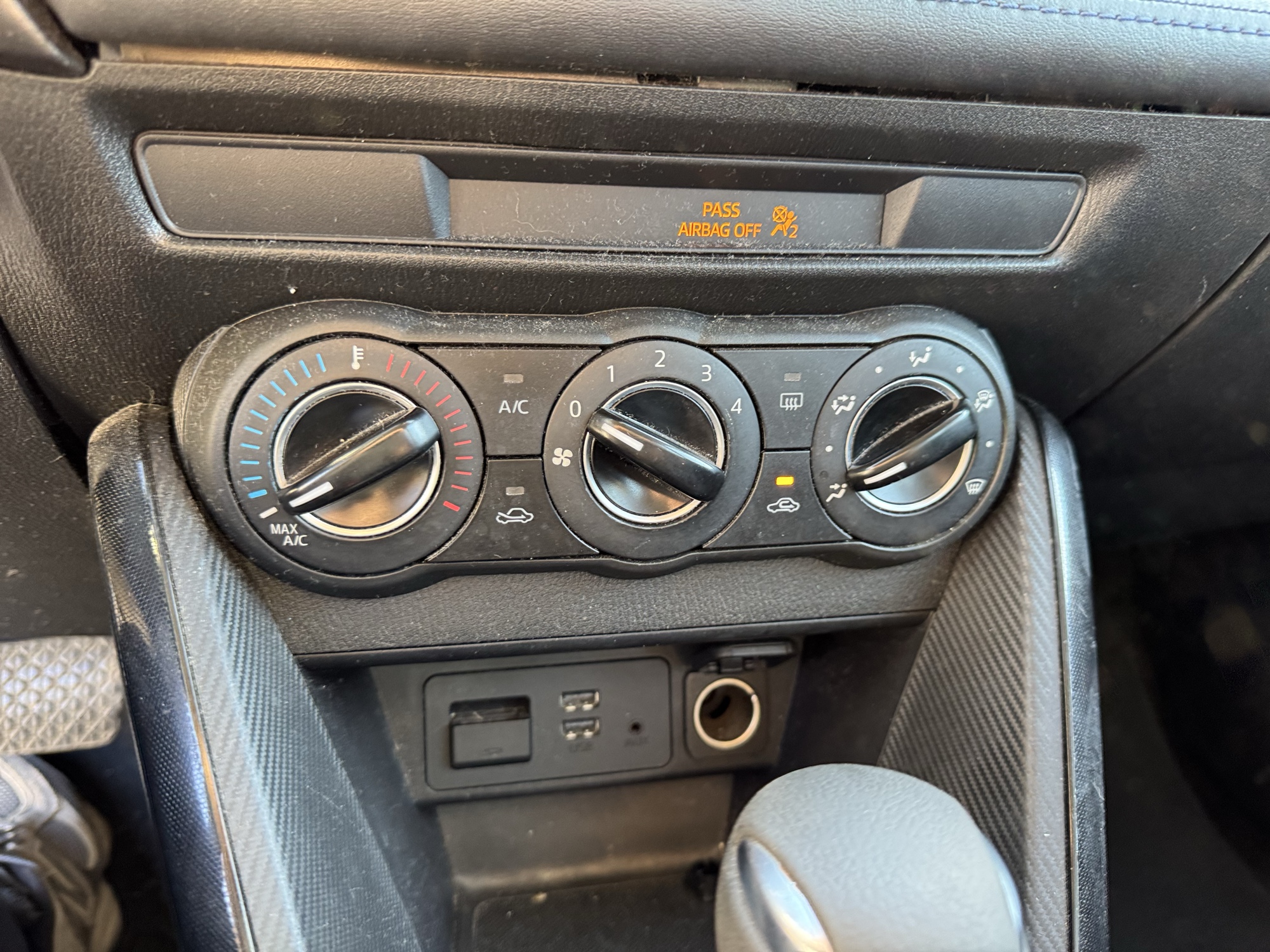 2016 scion ia 6a with 201849 miles for sale near Elk River, Minnesota 106804_40_climate_control.jpg