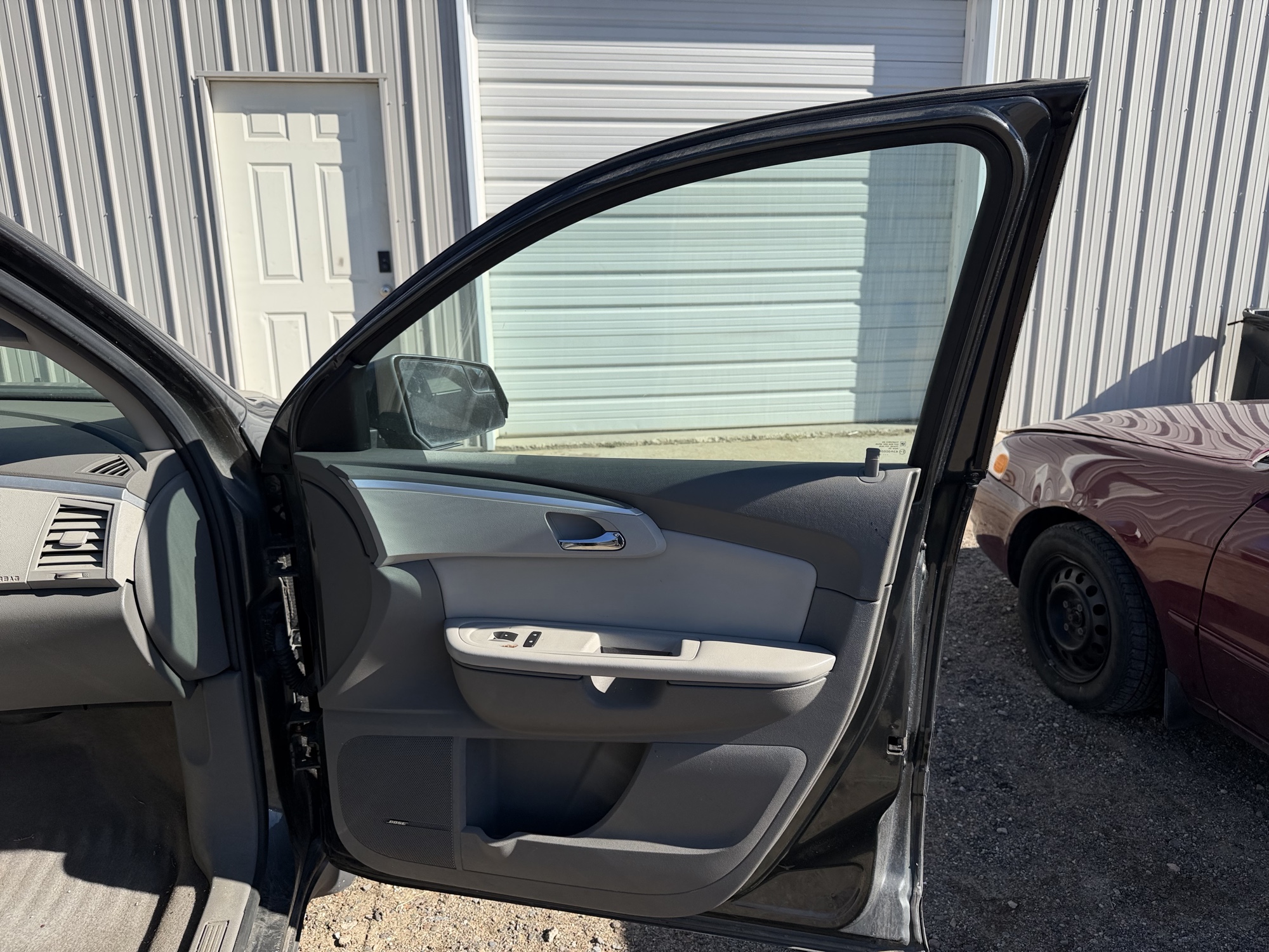 2010 chevrolet traverse lt1-awd with 164528 miles for sale near Elk River, Minnesota 106806_32_passenger_door_panel.jpg