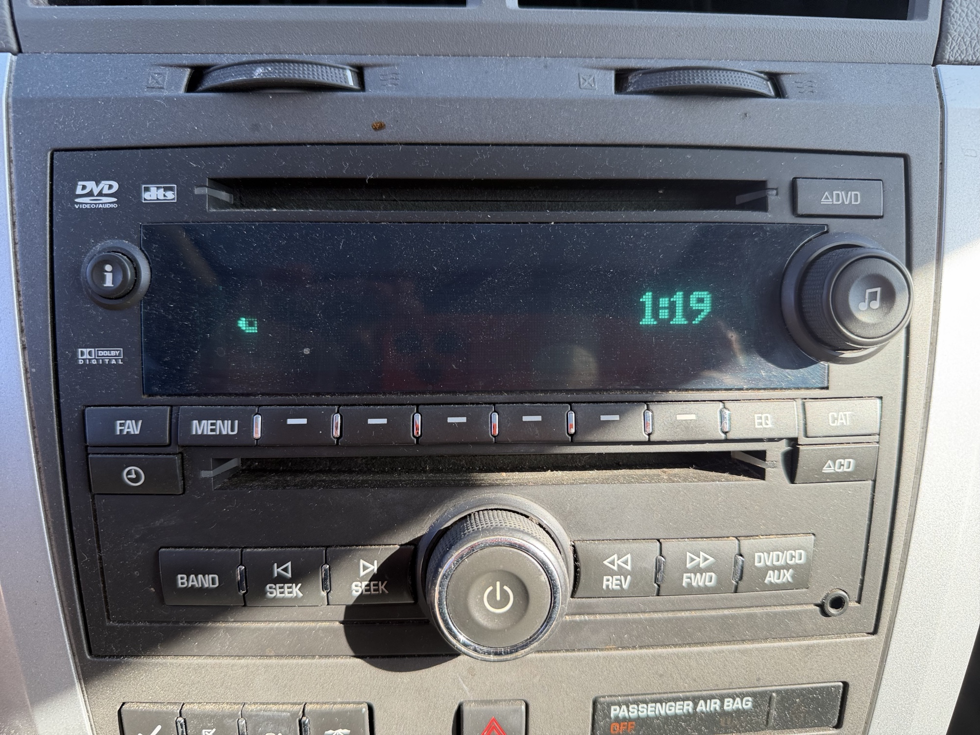 2010 chevrolet traverse lt1-awd with 164528 miles for sale near Elk River, Minnesota 106806_39_radio_closeup.jpg