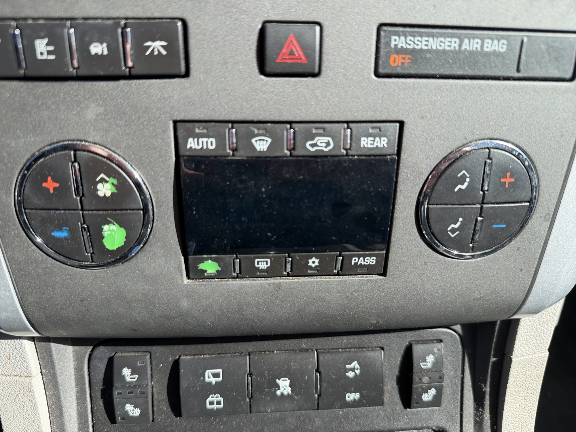 2010 chevrolet traverse lt1-awd with 164528 miles for sale near Elk River, Minnesota 106806_40_climate_control.jpg