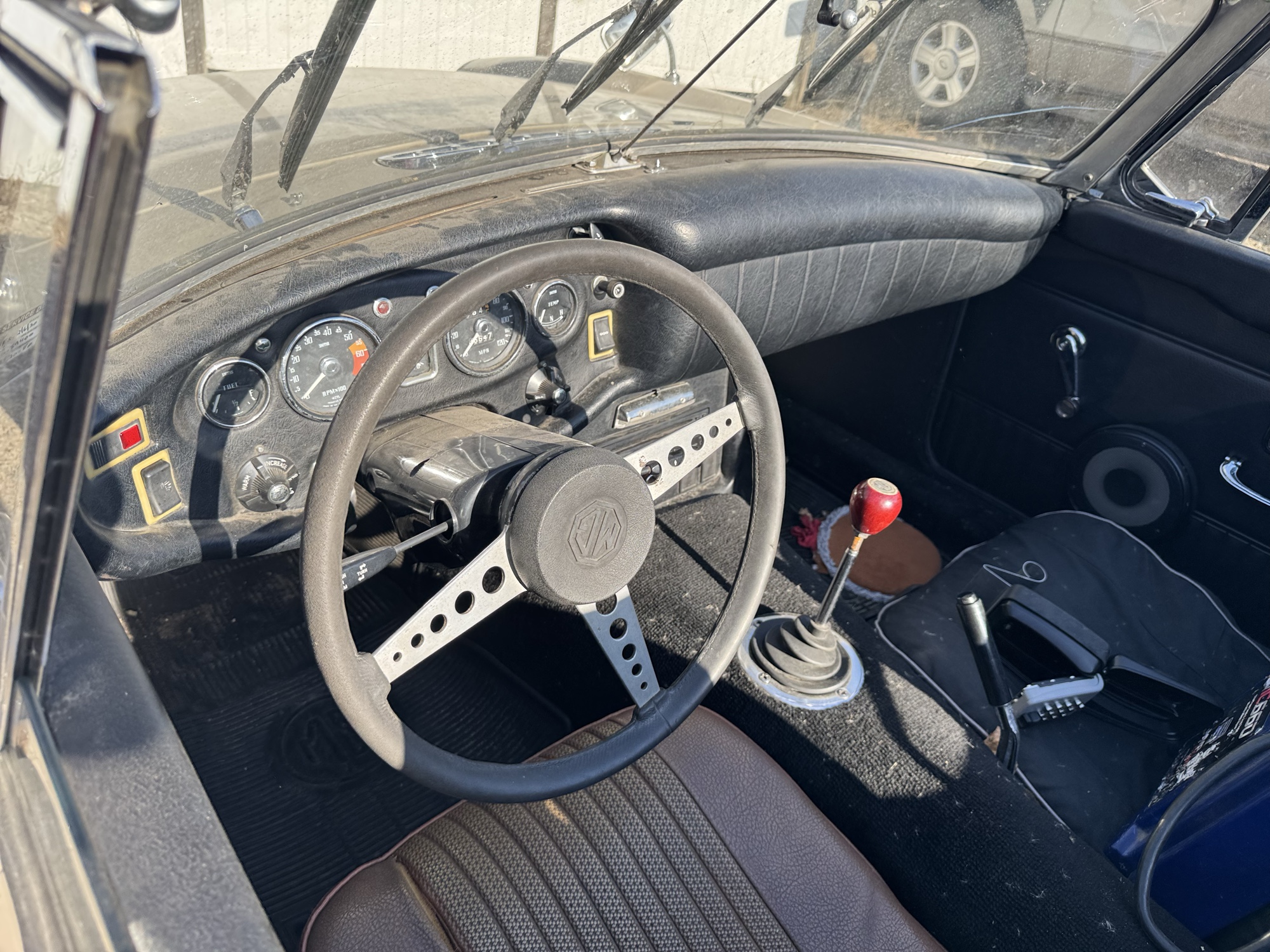 1971 mg mgb with 86647 miles for sale near Elk River, Minnesota 106808_33_dash_from_driver.jpg