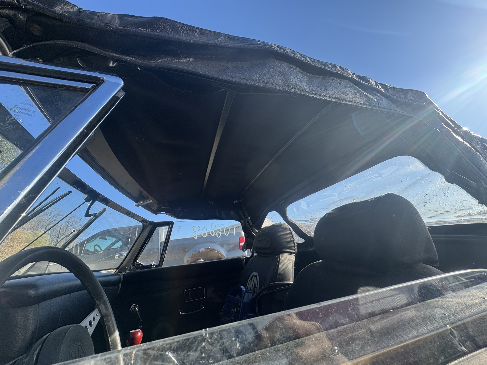 1971 mg mgb with 86647 miles for sale near Elk River, Minnesota 106808_35_headliner_sunroof.jpg