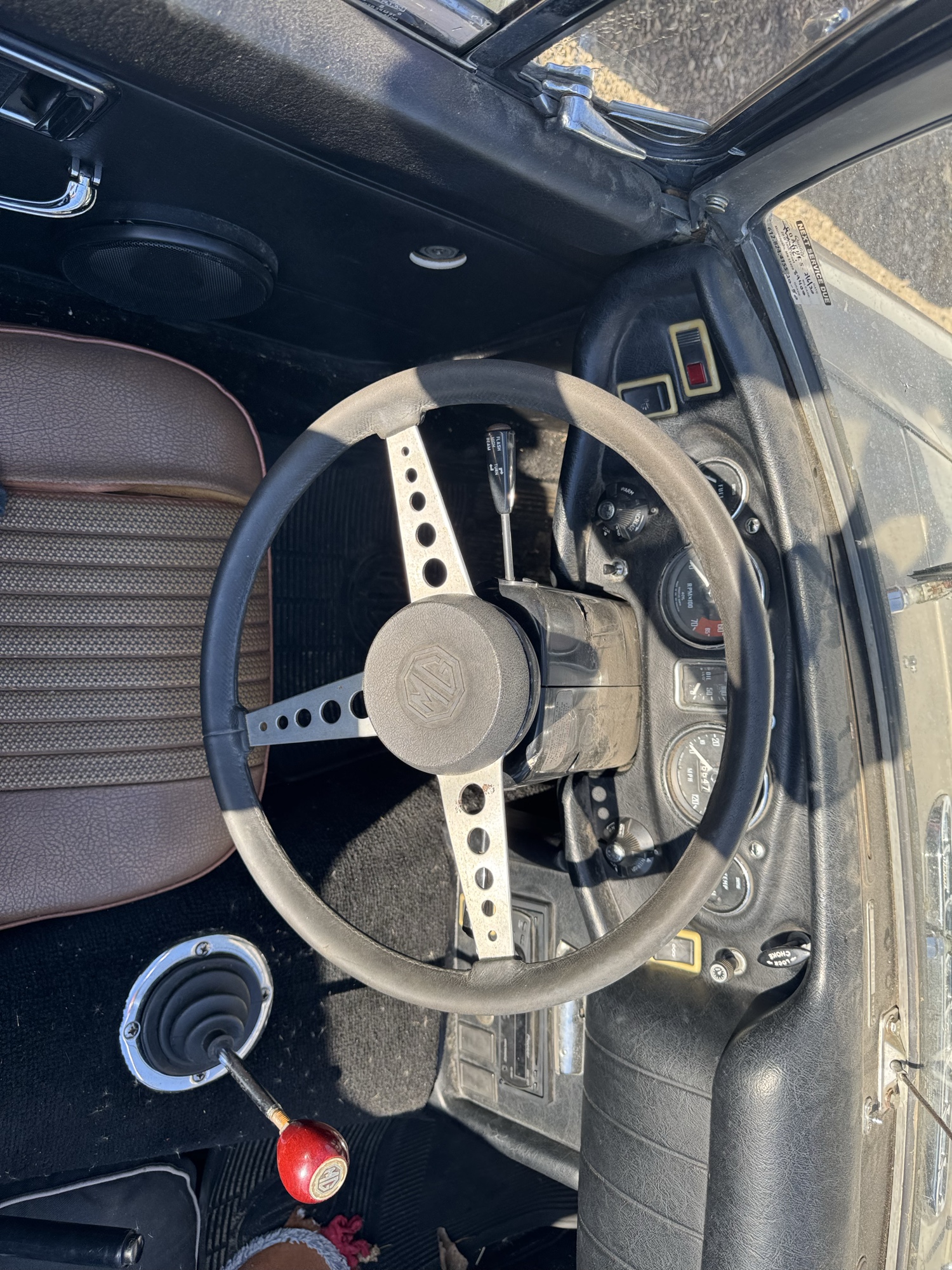 1971 mg mgb with 86647 miles for sale near Elk River, Minnesota 106808_36_steering_wheel.jpg