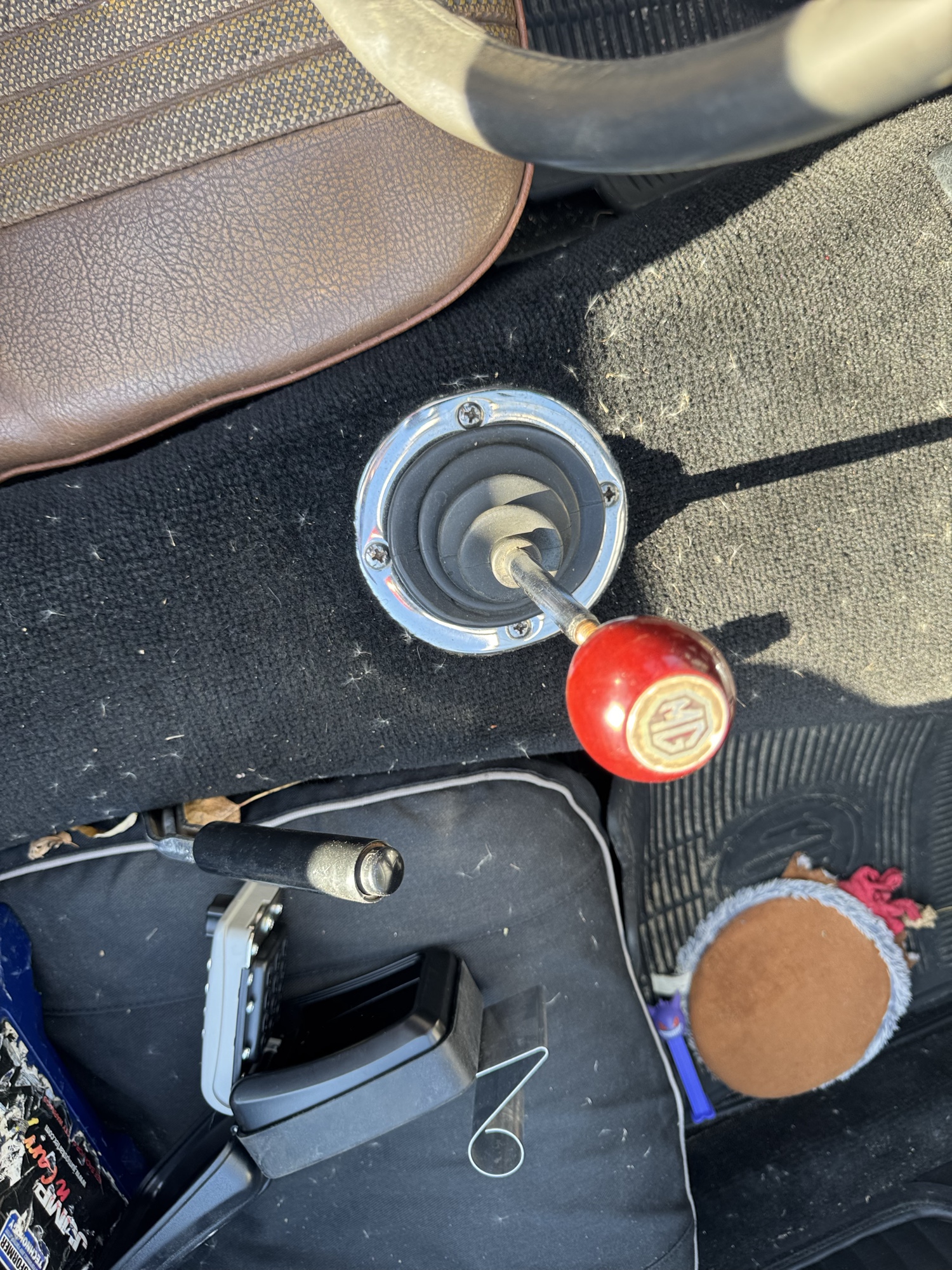 1971 mg mgb with 86647 miles for sale near Elk River, Minnesota 106808_41_shifter.jpg