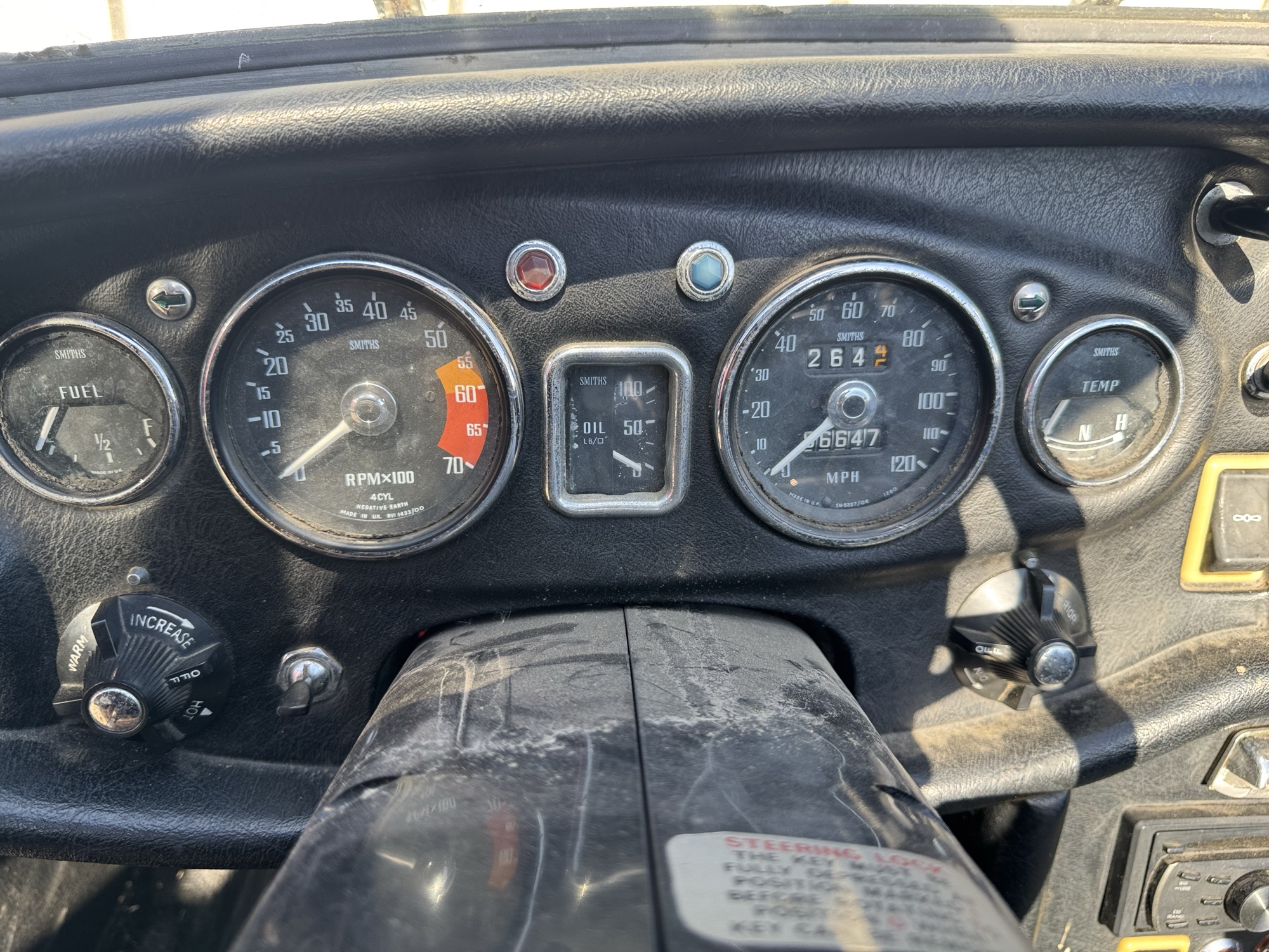 1971 mg mgb with 86647 miles for sale near Elk River, Minnesota 106808_43_gauge_cluster.jpg