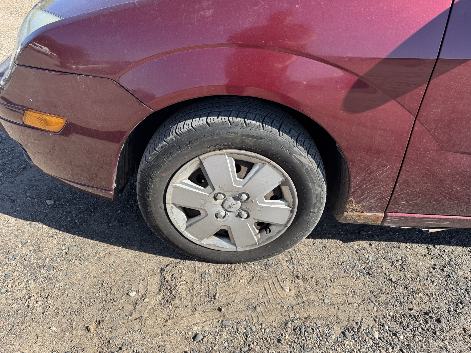 2007 ford focus zx4-s with 171514 miles for sale near Elk River, Minnesota 106809_12_drv_front_wheel.jpg