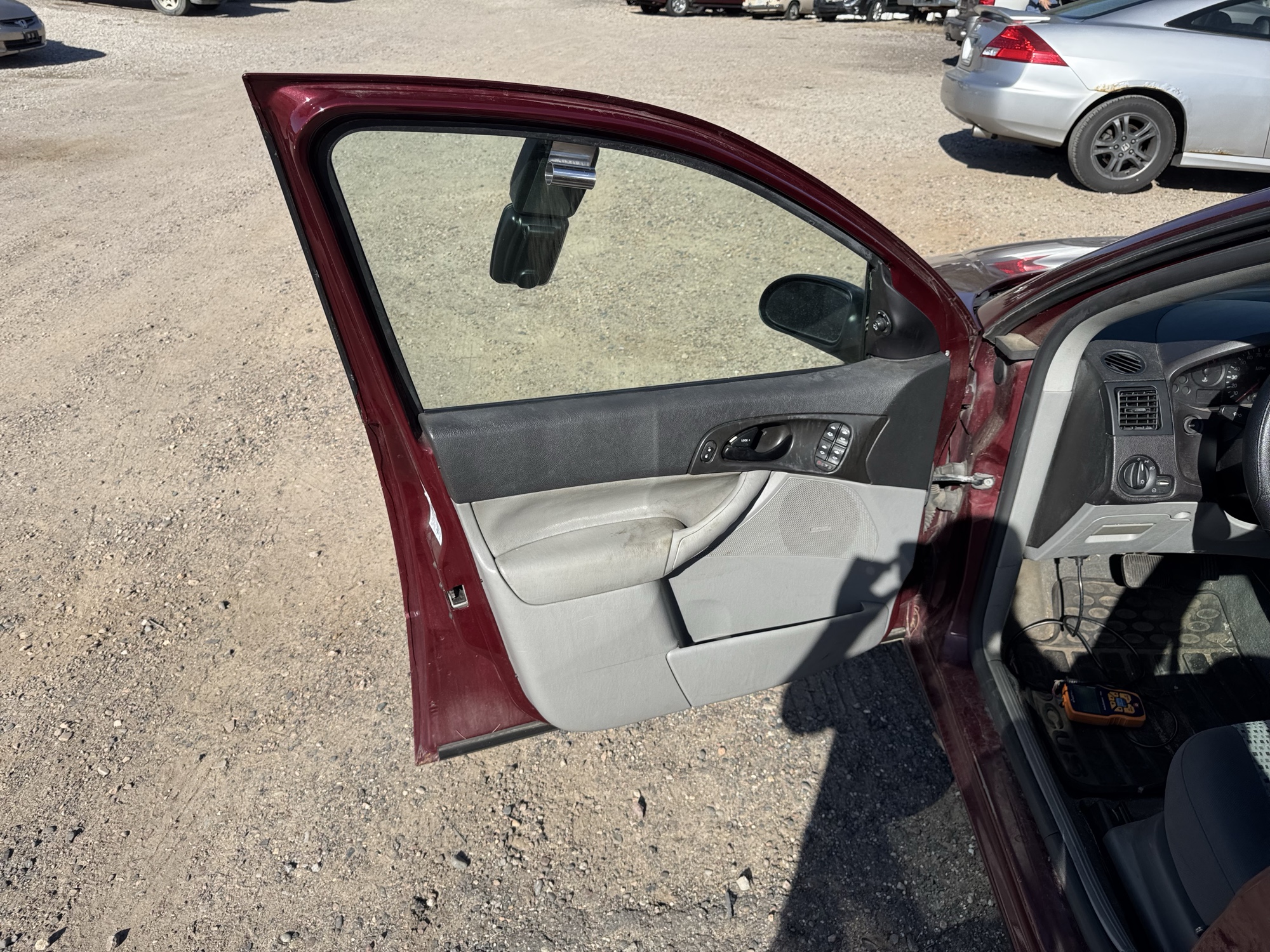 2007 ford focus zx4-s with 171514 miles for sale near Elk River, Minnesota 106809_23_driver_door_panel.jpg