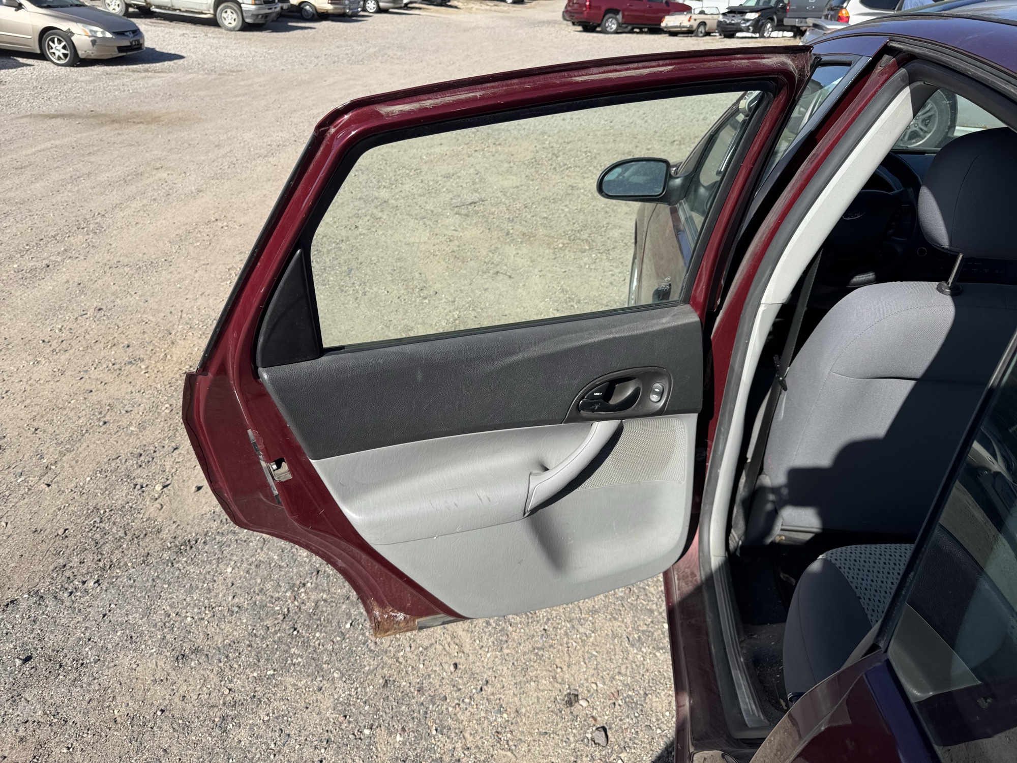 2007 ford focus zx4-s with 171514 miles for sale near Elk River, Minnesota 106809_25_drv_rear_door_panel.jpg