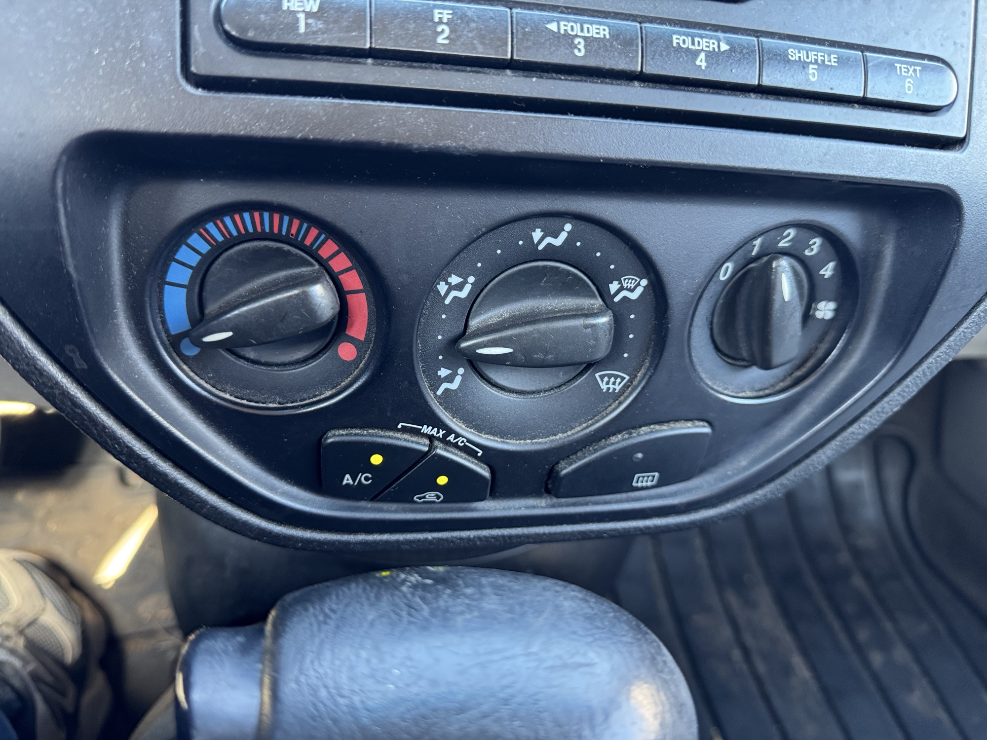 2007 ford focus zx4-s with 171514 miles for sale near Elk River, Minnesota 106809_40_climate_control.jpg