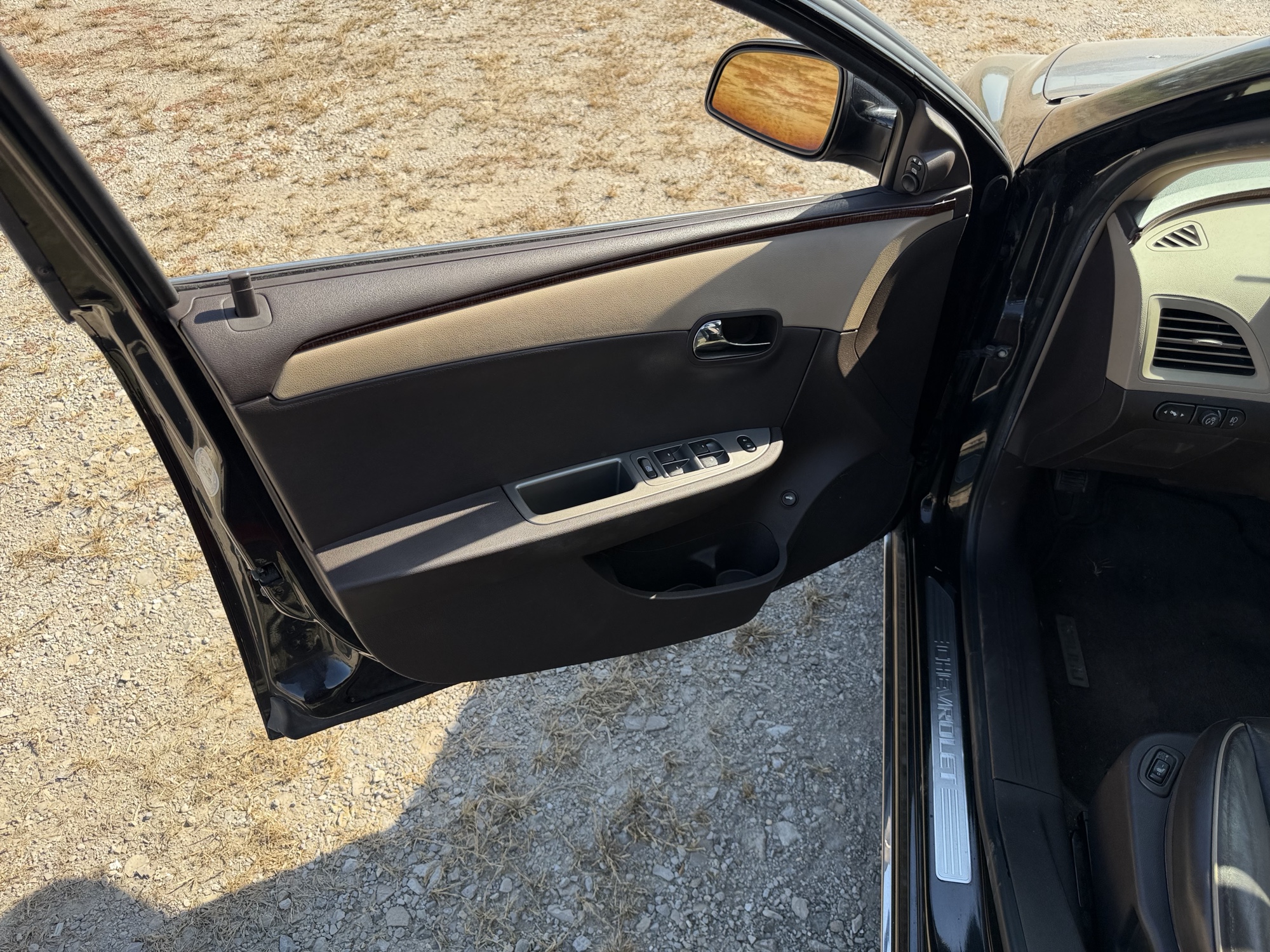 2008 chevrolet malibu ltz with 95181 miles for sale near St. Louis, Missouri 106810_23_driver_door_panel.jpg