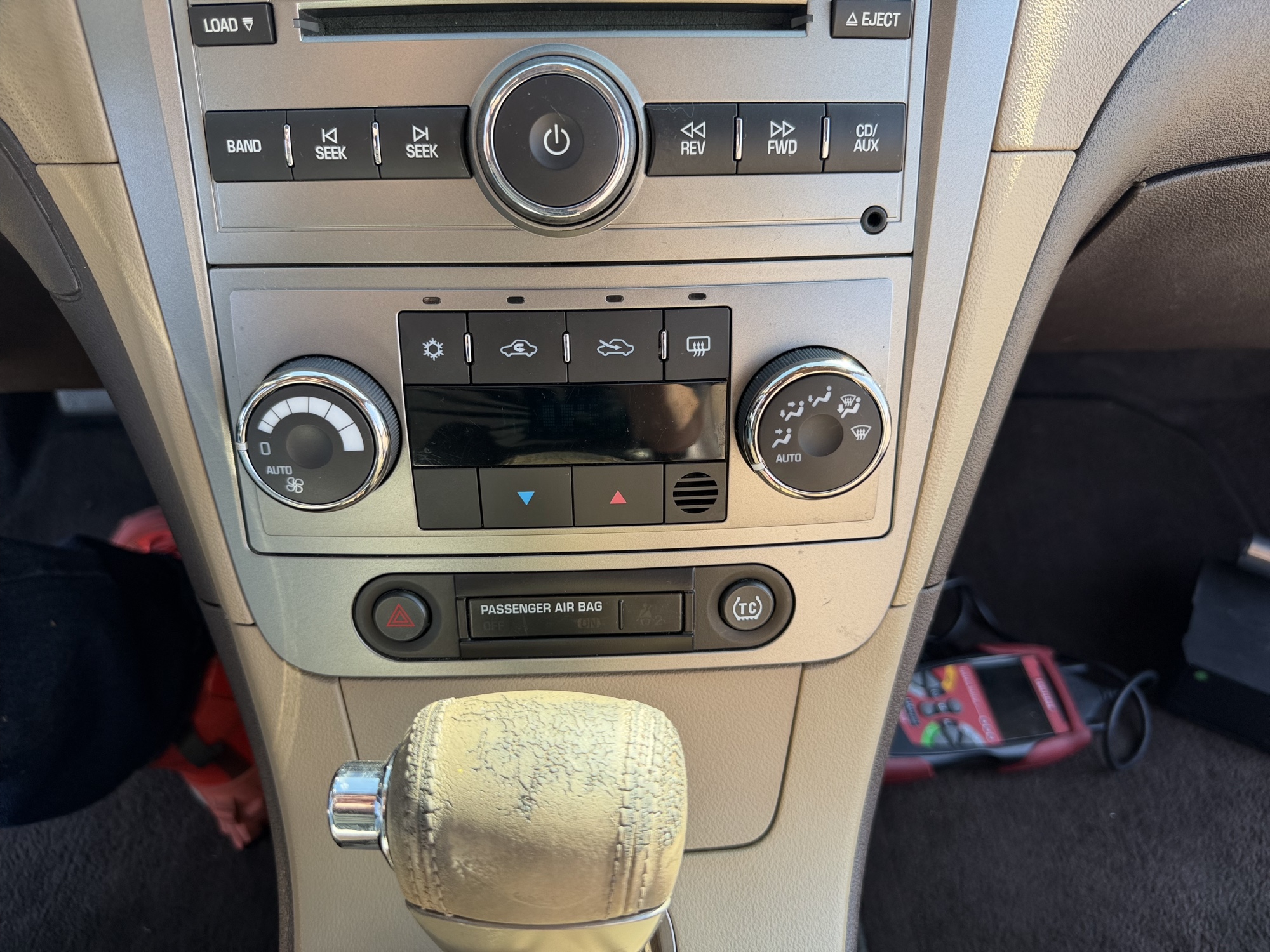 2008 chevrolet malibu ltz with 95181 miles for sale near St. Louis, Missouri 106810_40_climate_control.jpg