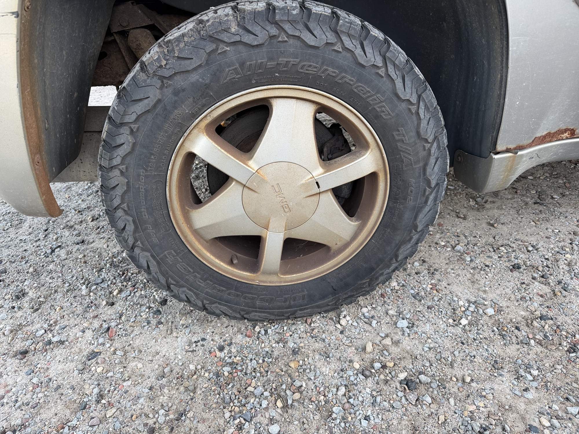 2002 gmc envoy sle-4wd with 221103 miles for sale near Elk River, Minnesota 106812_14_rear_pass_wheel.jpg
