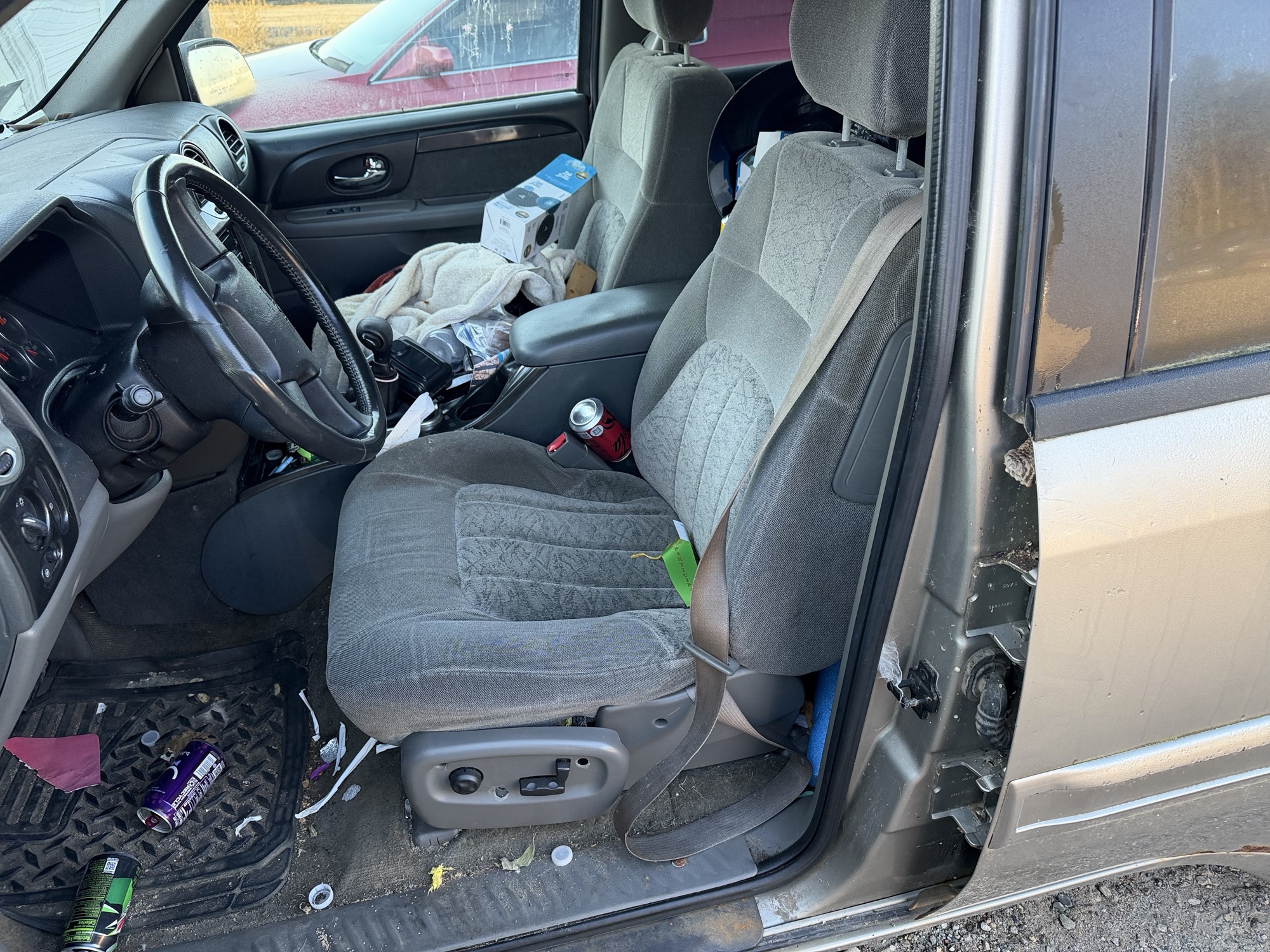 2002 gmc envoy sle-4wd with 221103 miles for sale near Elk River, Minnesota 106812_22_driver_seat.jpg