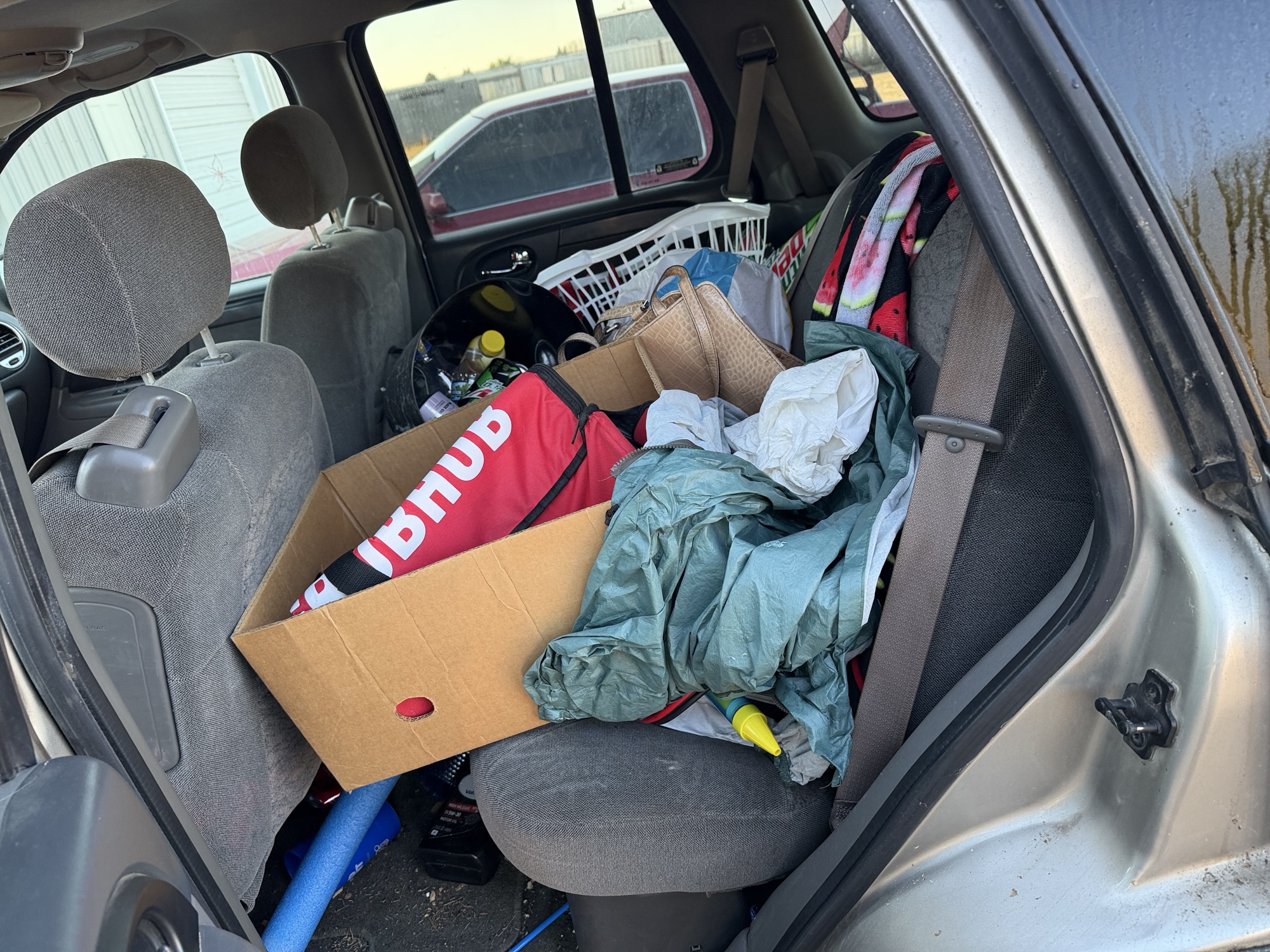 2002 gmc envoy sle-4wd with 221103 miles for sale near Elk River, Minnesota 106812_24_drv_rear_seat.jpg