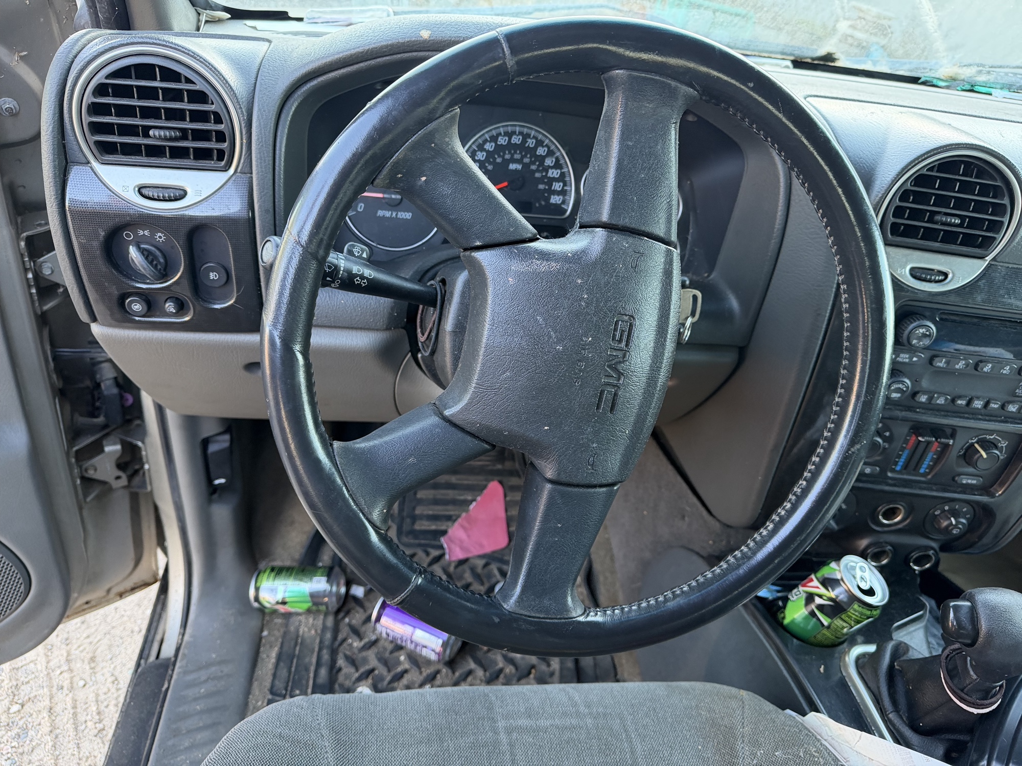 2002 gmc envoy sle-4wd with 221103 miles for sale near Elk River, Minnesota 106812_36_steering_wheel.jpg