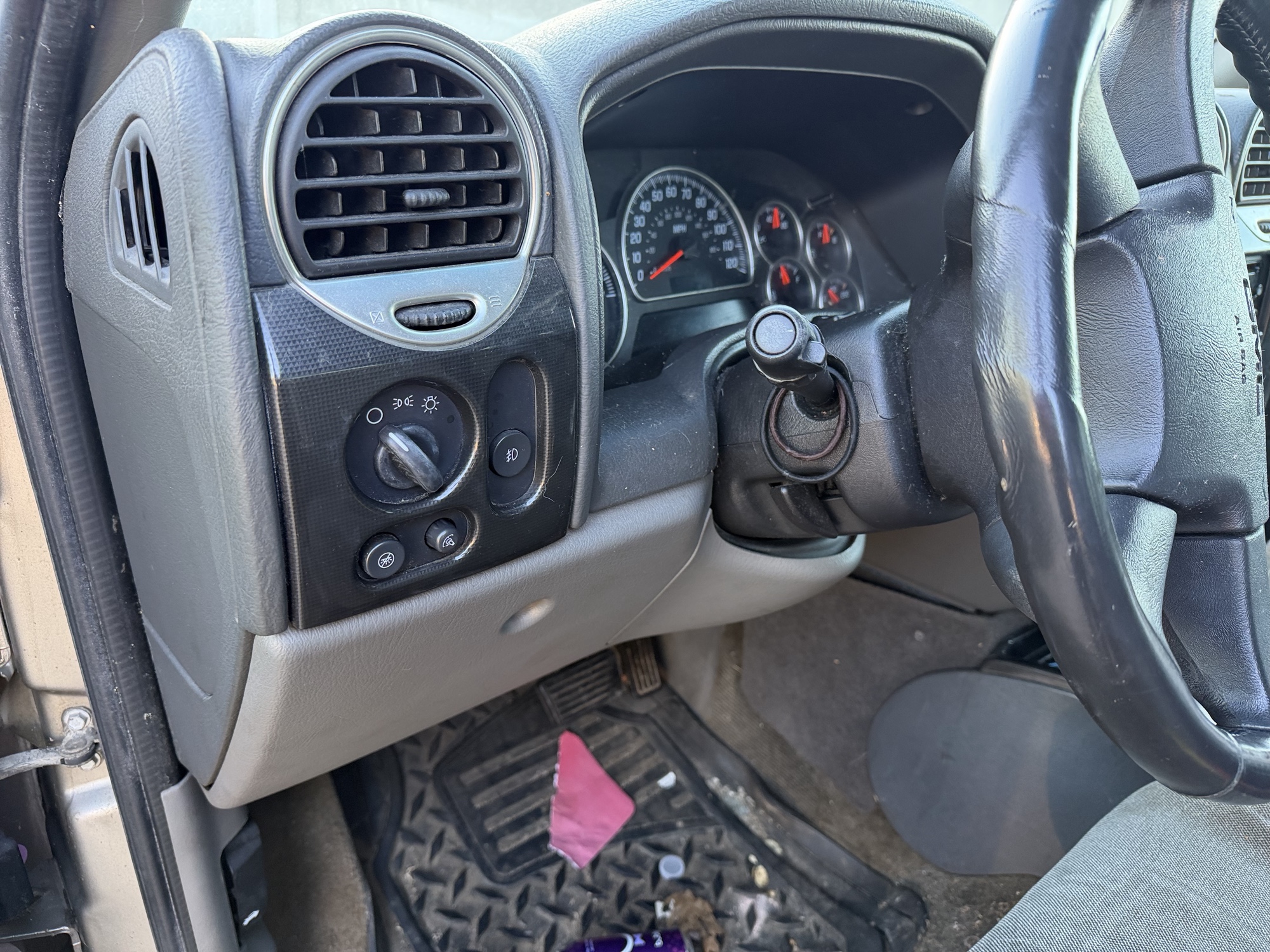 2002 gmc envoy sle-4wd with 221103 miles for sale near Elk River, Minnesota 106812_37_left_of_steering_wheel.jpg
