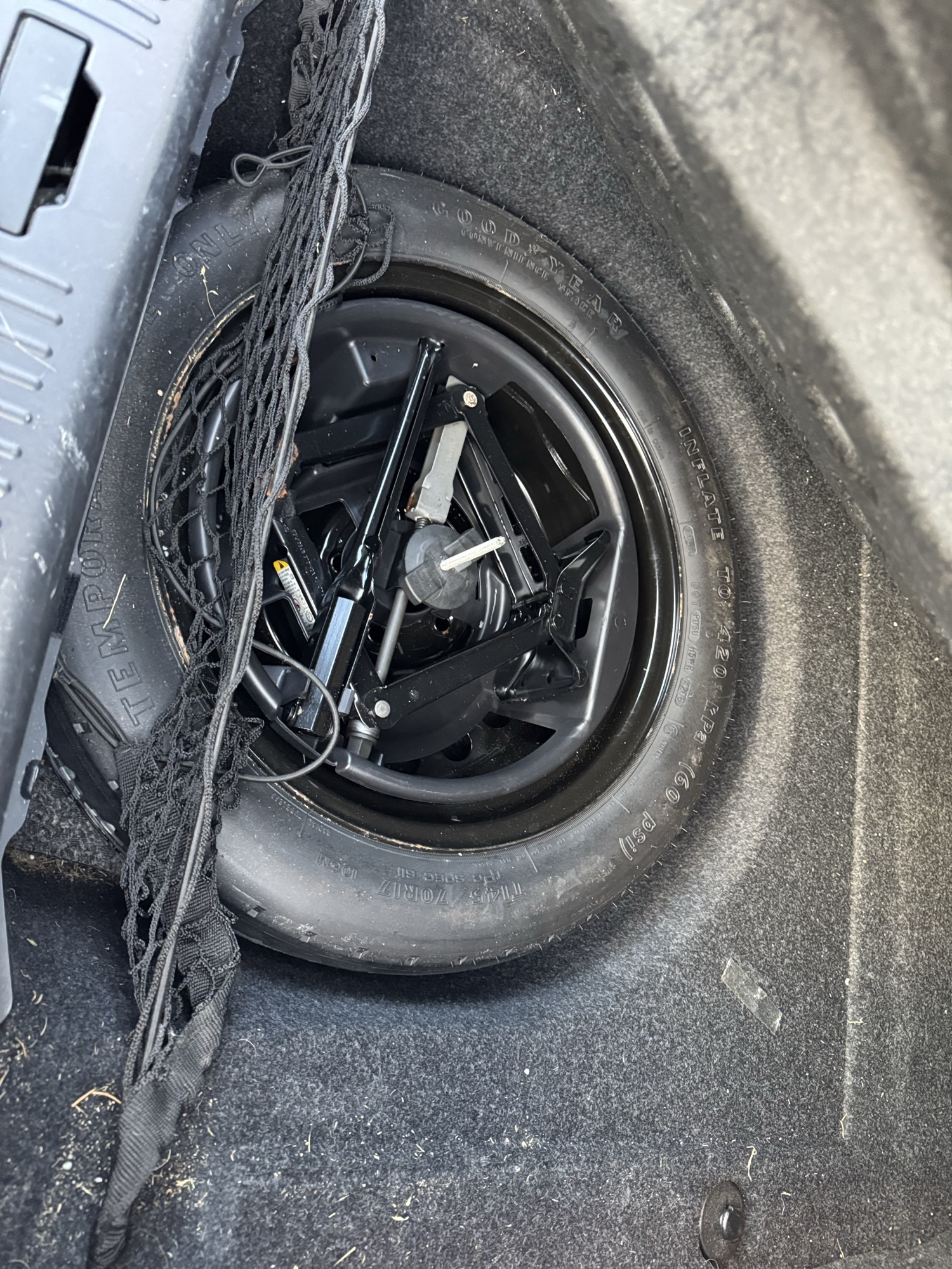 2007 cadillac sts v6 with 143440 miles for sale near Elk River, Minnesota 106813_27_spare_tire.jpg