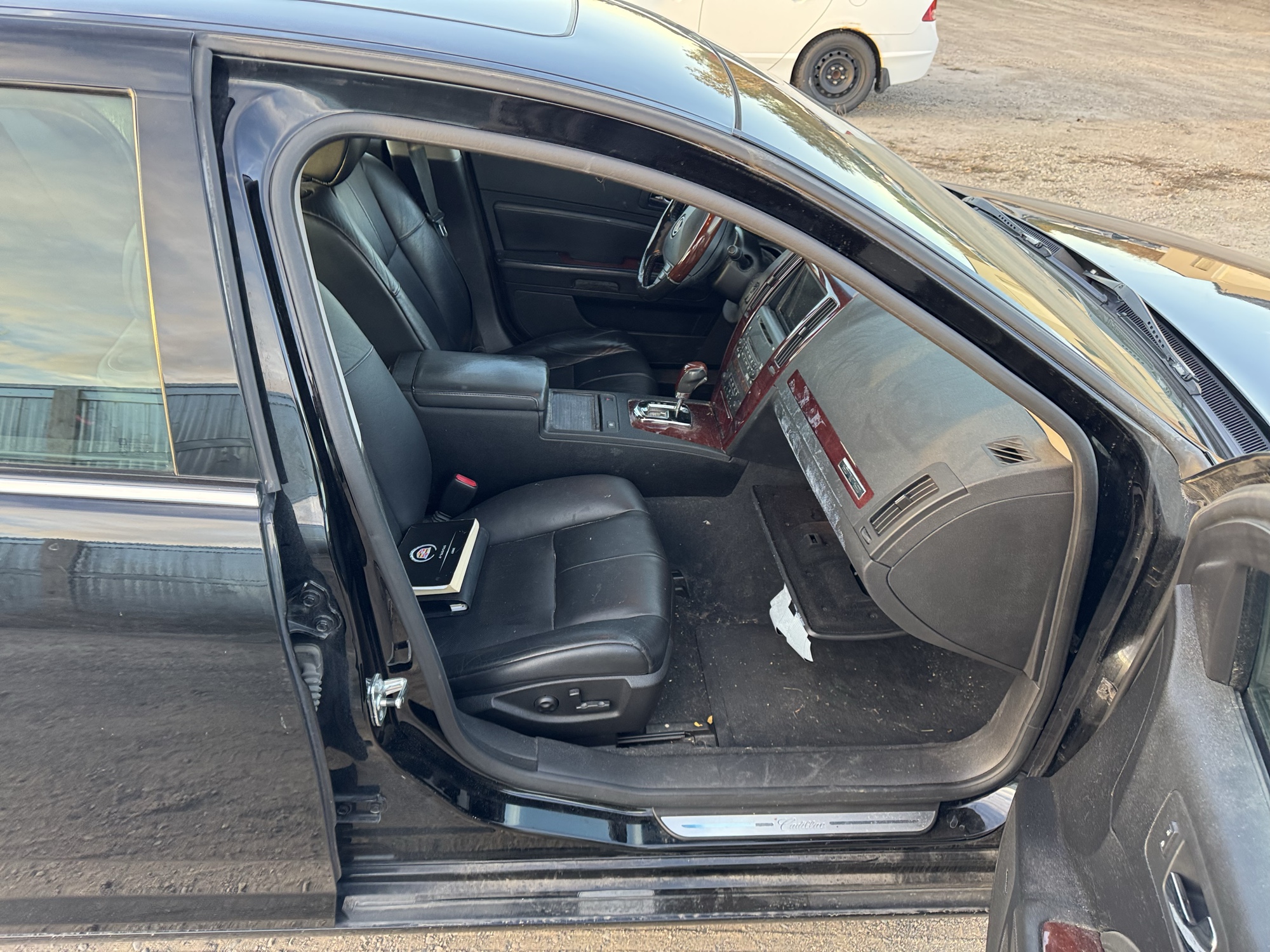 2007 cadillac sts v6 with 143440 miles for sale near Elk River, Minnesota 106813_31_passenger_seat.jpg