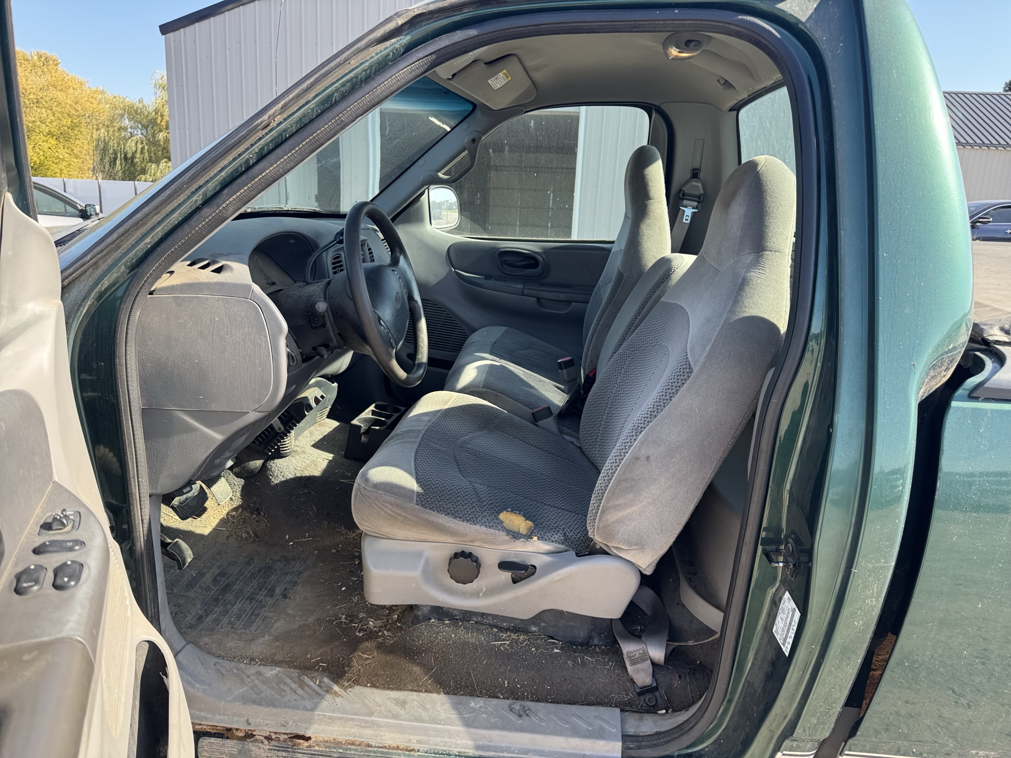 1999 ford f-250 ws-reg.-cab-4wd for sale near Elk River, Minnesota 106816_22_driver_seat.jpg