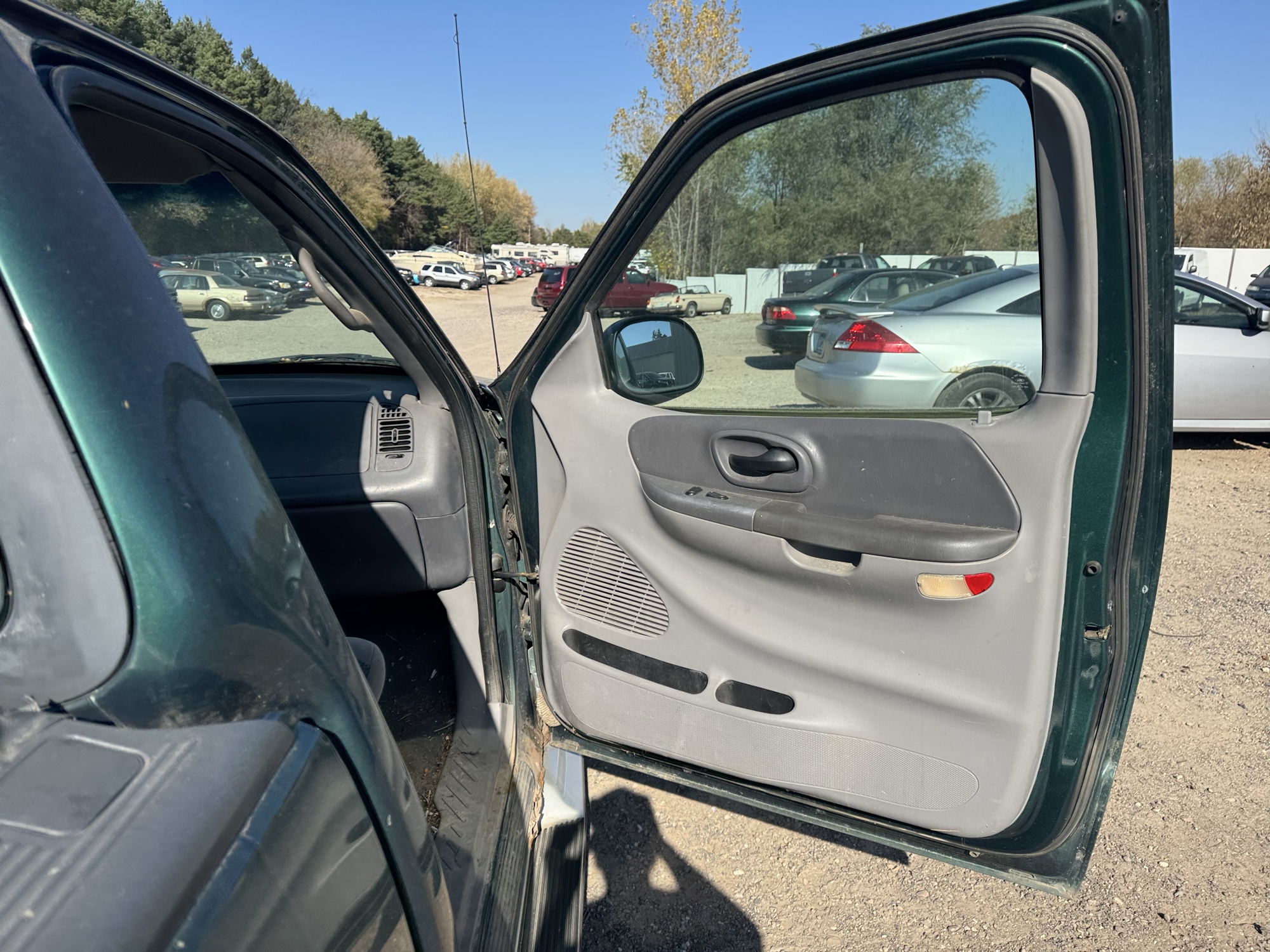 1999 ford f-250 ws-reg.-cab-4wd for sale near Elk River, Minnesota 106816_32_passenger_door_panel.jpg