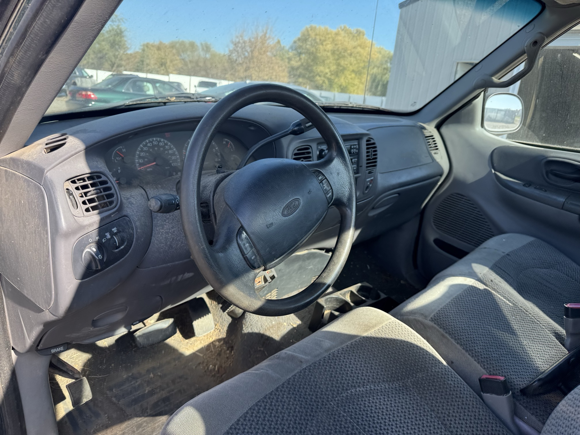 1999 ford f-250 ws-reg.-cab-4wd for sale near Elk River, Minnesota 106816_33_dash_from_driver.jpg