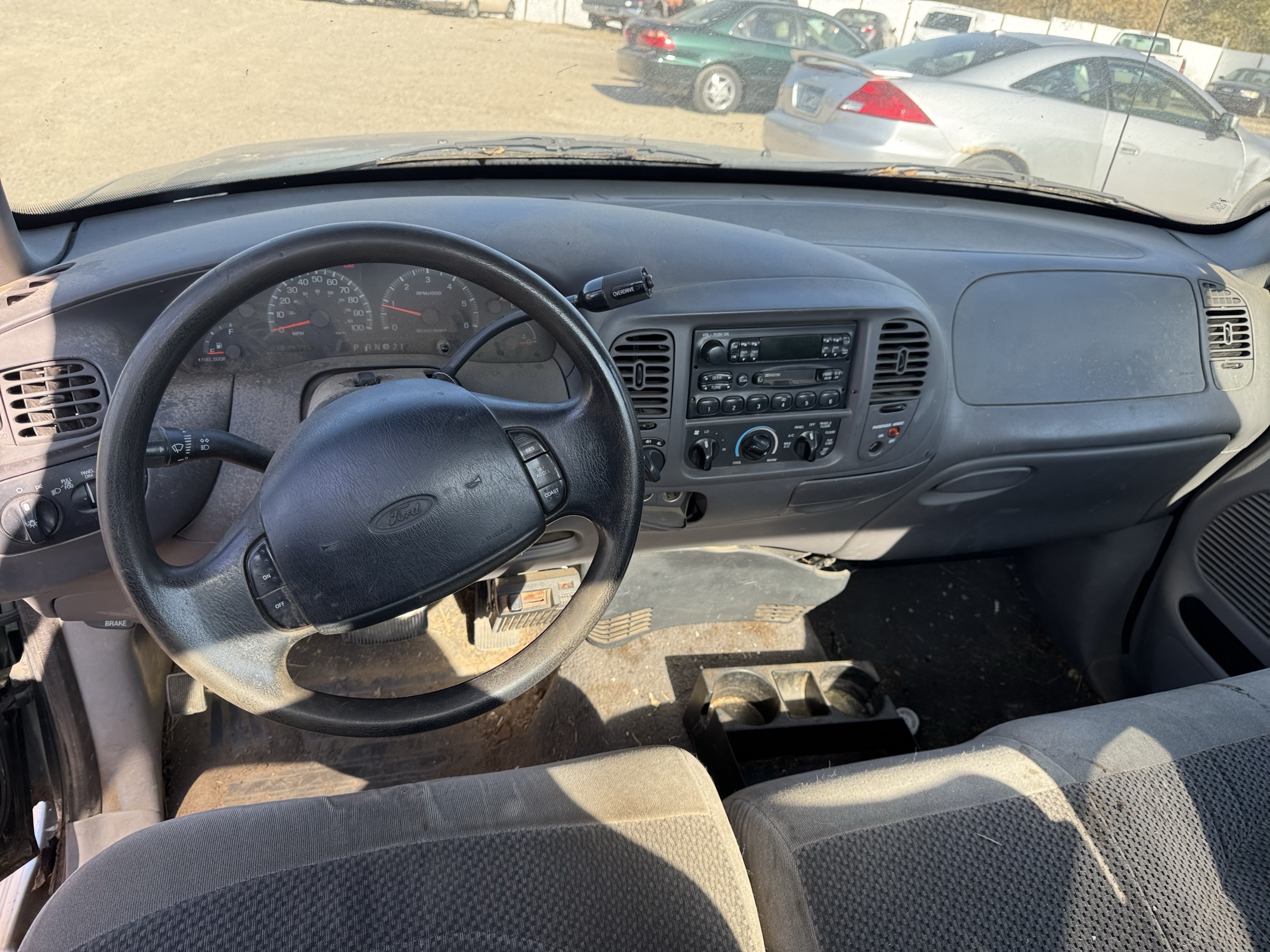 1999 ford f-250 ws-reg.-cab-4wd for sale near Elk River, Minnesota 106816_34_whole_dash.jpg