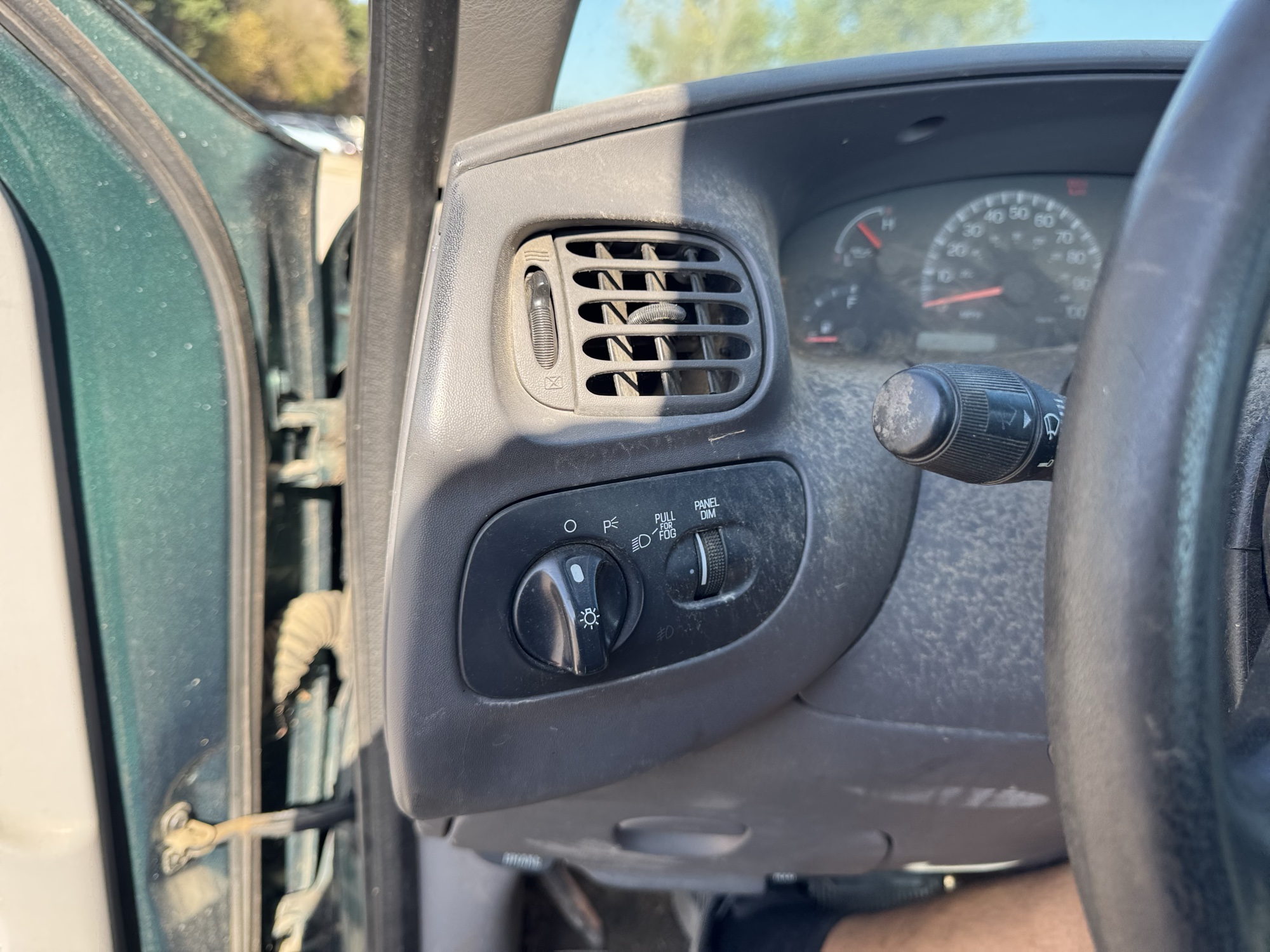1999 ford f-250 ws-reg.-cab-4wd for sale near Elk River, Minnesota 106816_37_left_of_steering_wheel.jpg