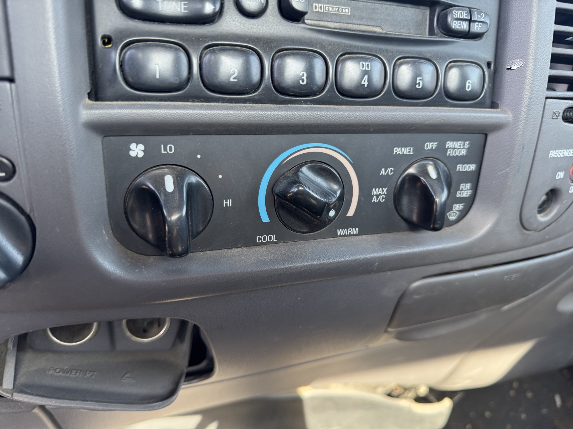 1999 ford f-250 ws-reg.-cab-4wd for sale near Elk River, Minnesota 106816_40_climate_control.jpg