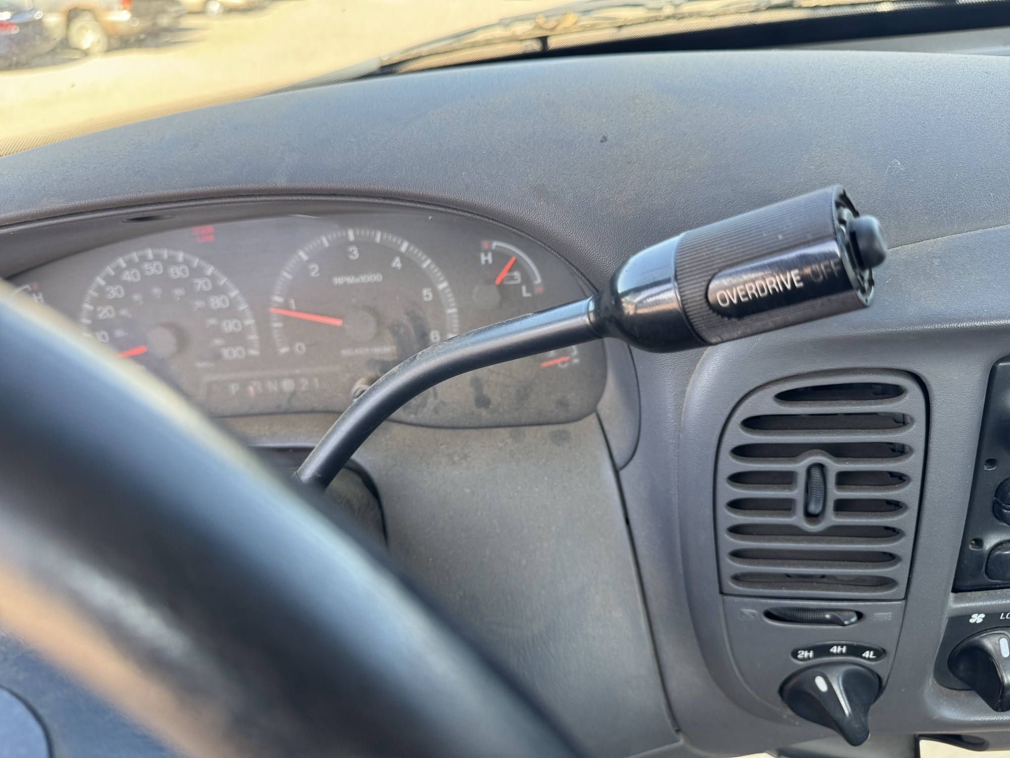 1999 ford f-250 ws-reg.-cab-4wd for sale near Elk River, Minnesota 106816_41_shifter.jpg