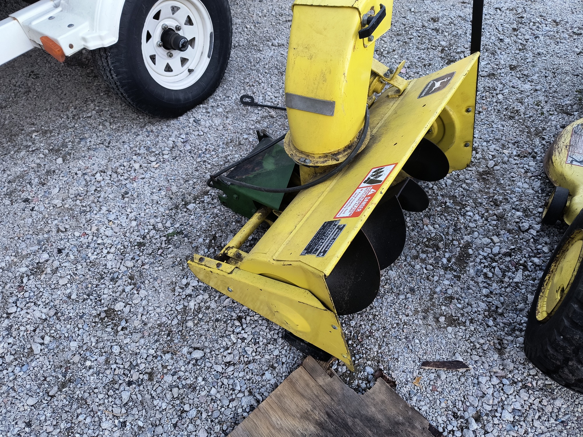 2000 john-deere series-100-lawn-tractor for sale near Elk River, Minnesota 106817_23_driver_door_panel.jpg