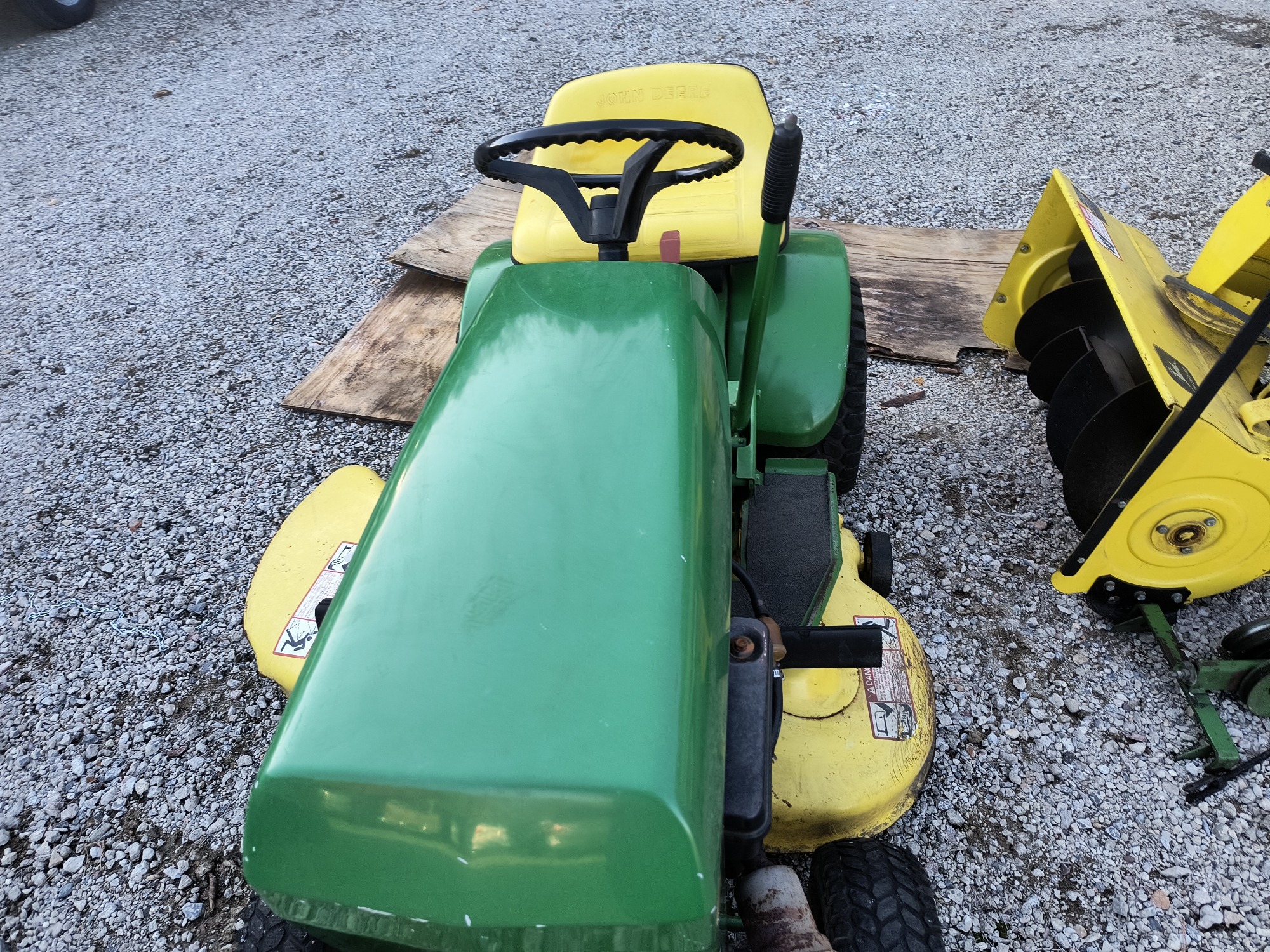 2000 john-deere series-100-lawn-tractor for sale near Elk River, Minnesota 106817_27_spare_tire.jpg
