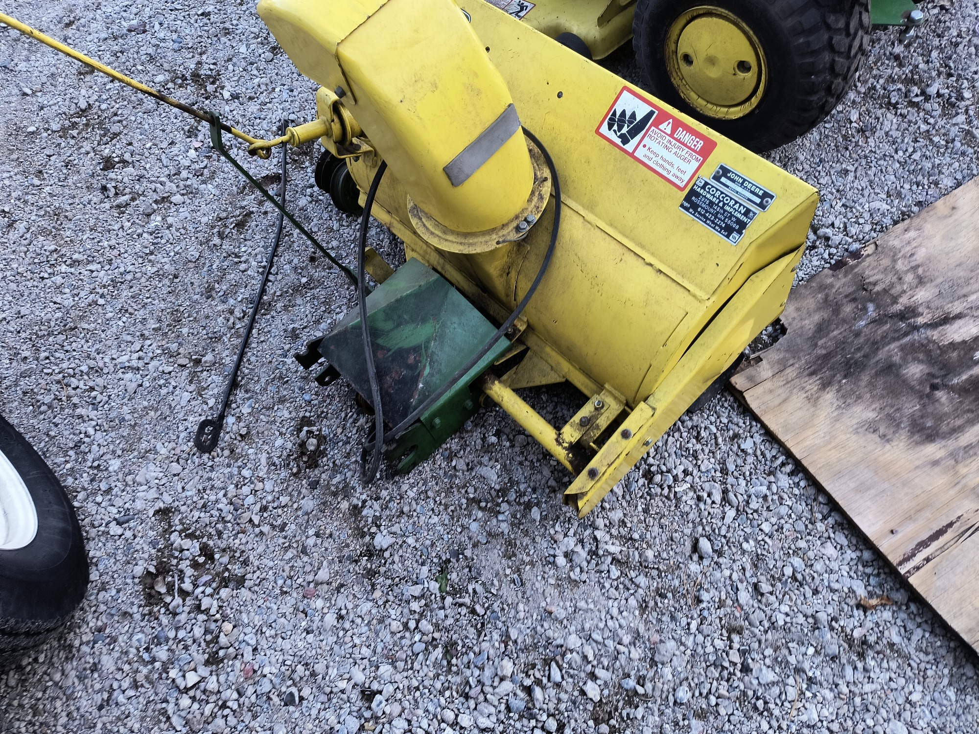 2000 john-deere series-100-lawn-tractor for sale near Elk River, Minnesota 106817_30_pass_rear_door_panel.jpg