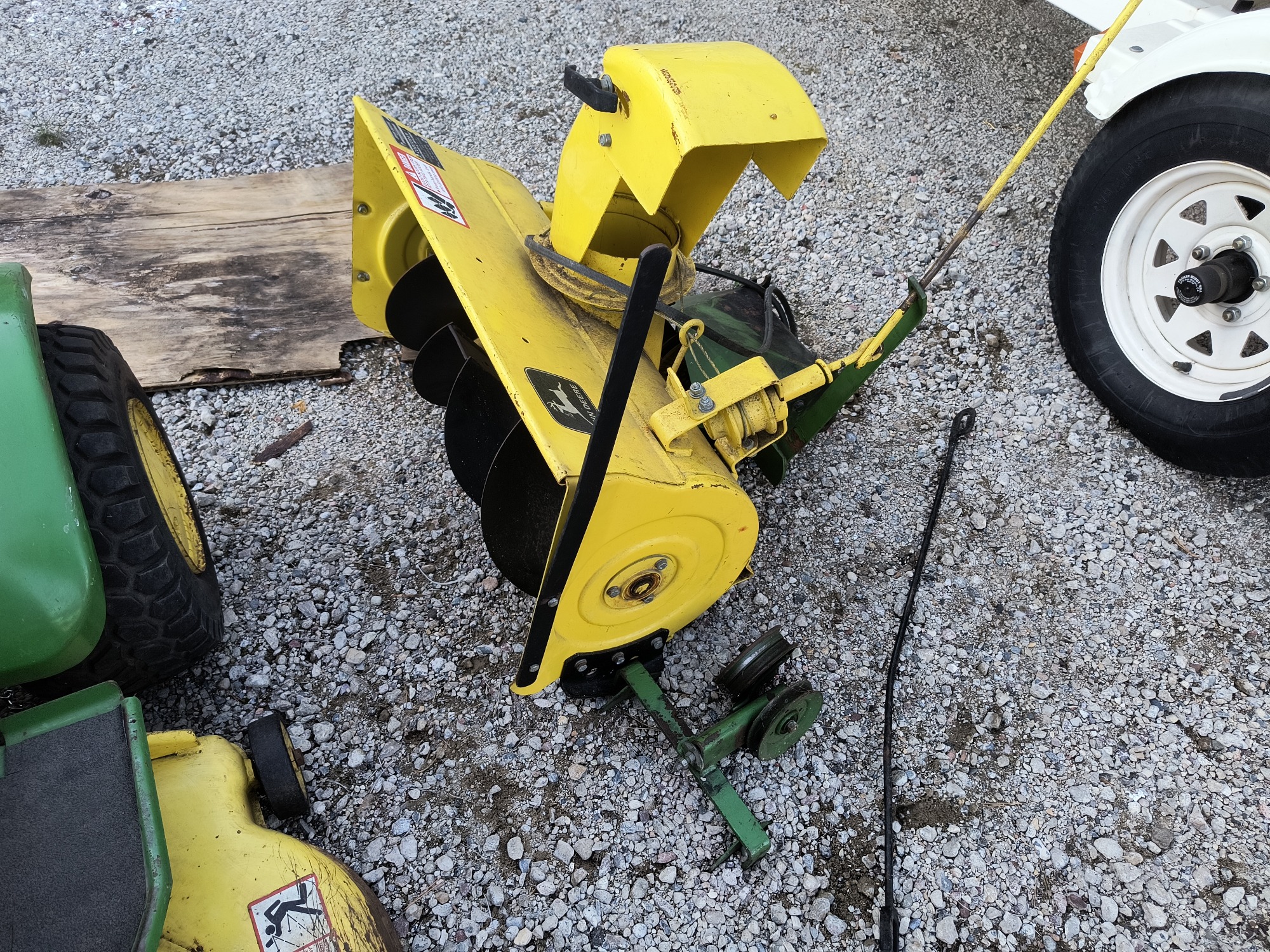 2000 john-deere series-100-lawn-tractor for sale near Elk River, Minnesota 106817_32_passenger_door_panel.jpg