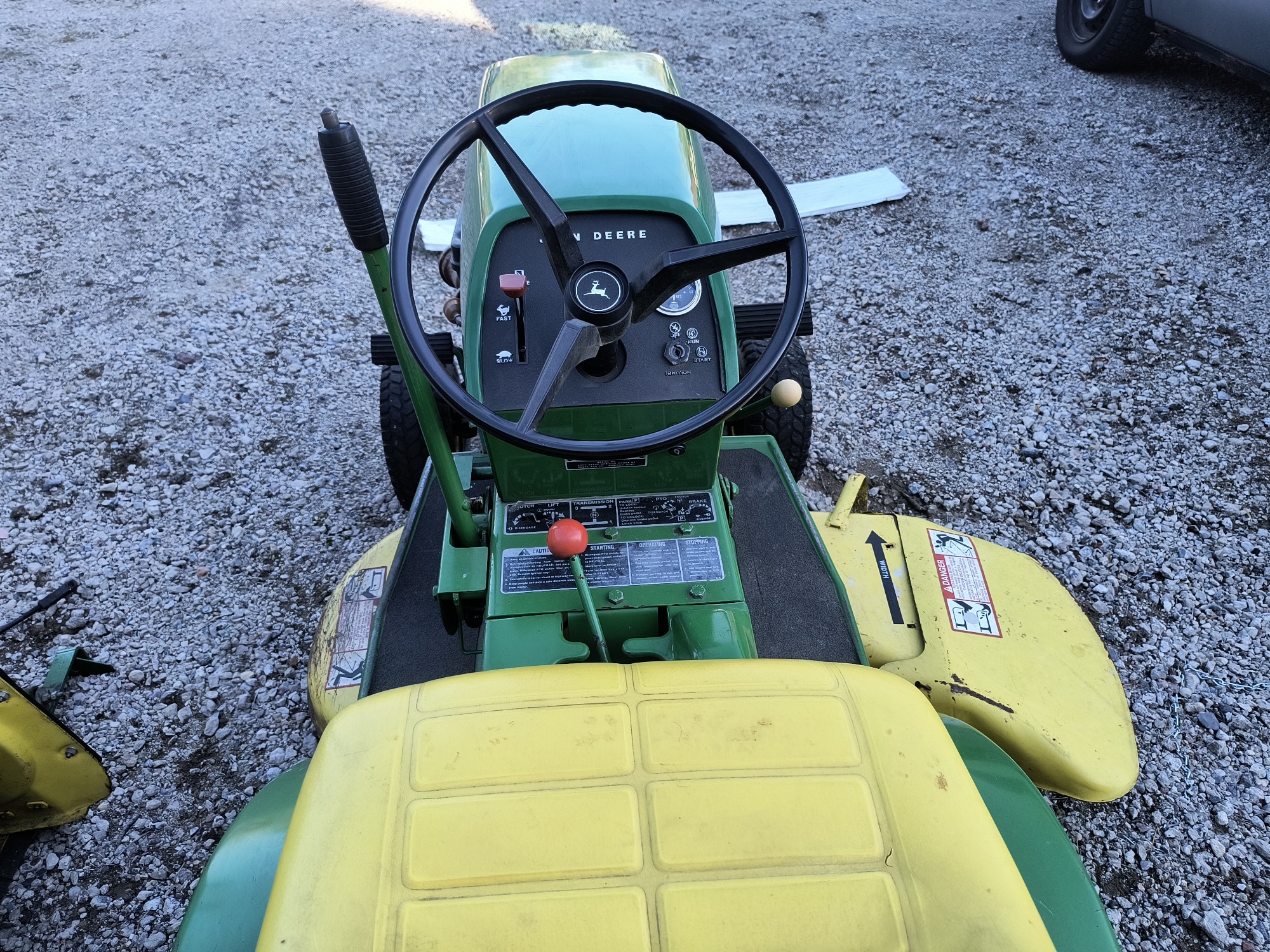 2000 john-deere series-100-lawn-tractor for sale near Elk River, Minnesota 106817_33_dash_from_driver.jpg
