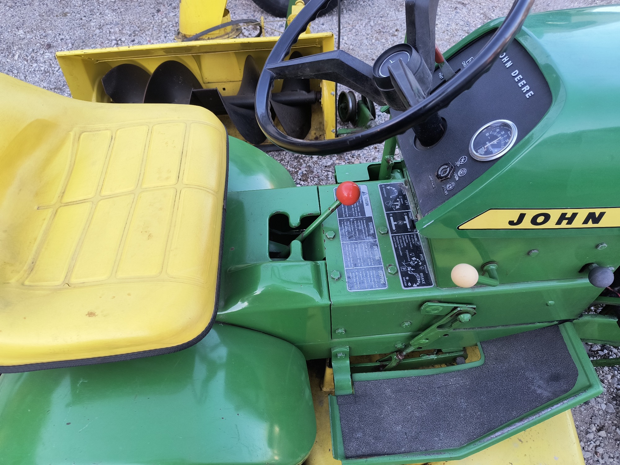 2000 john-deere series-100-lawn-tractor for sale near Elk River, Minnesota 106817_35_headliner_sunroof.jpg