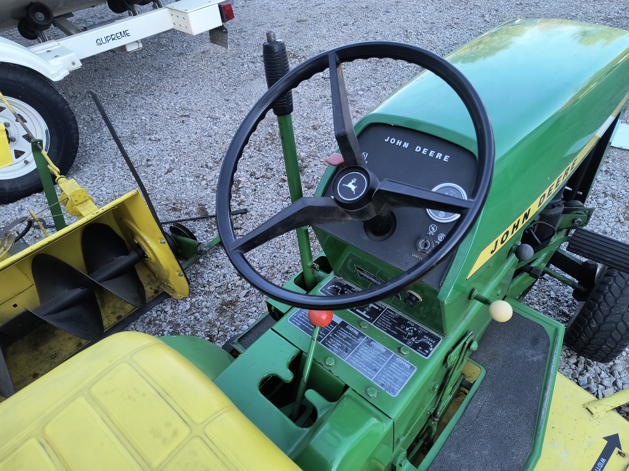 2000 john-deere series-100-lawn-tractor for sale near Elk River, Minnesota 106817_36_steering_wheel.jpg