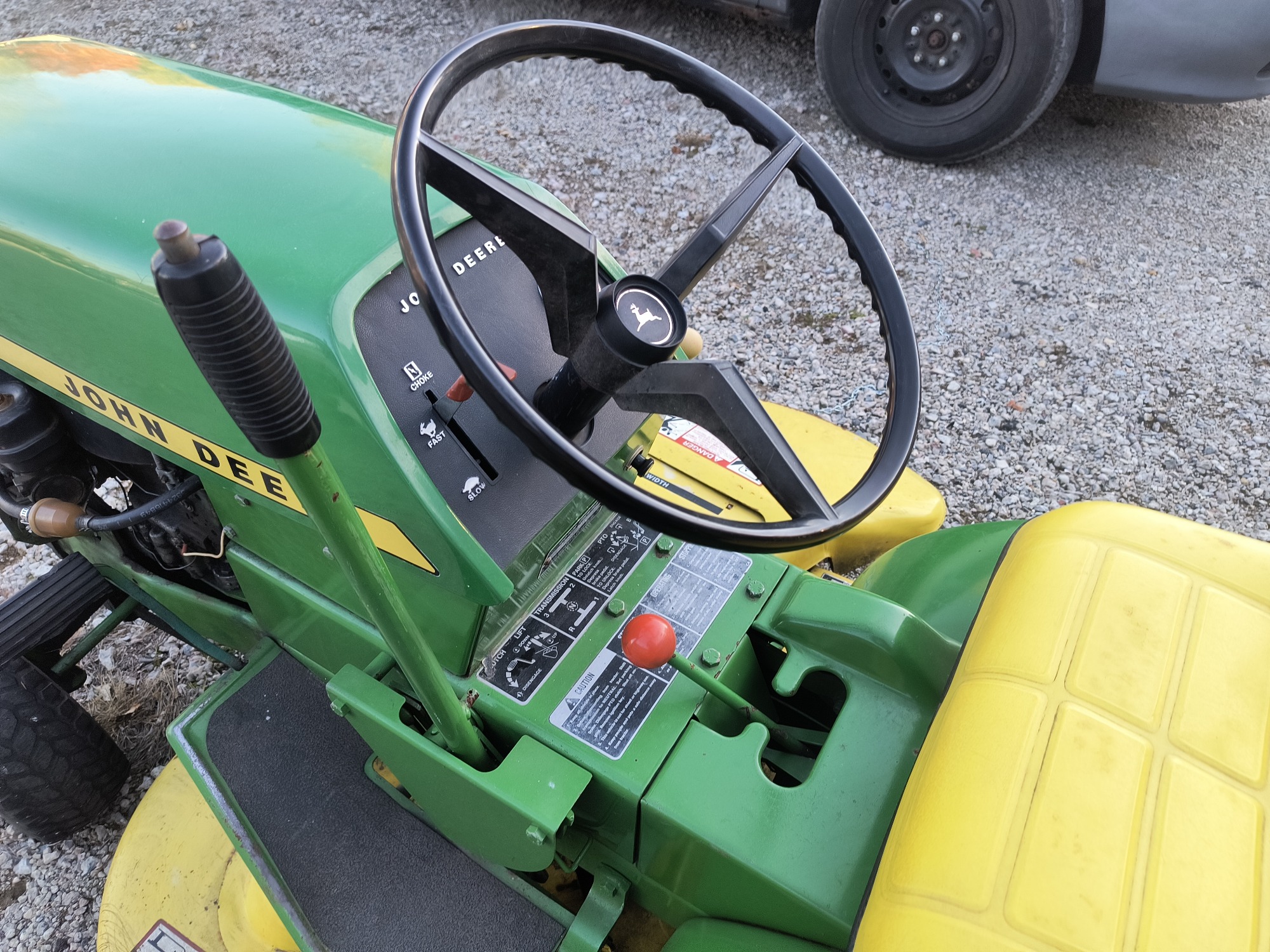 2000 john-deere series-100-lawn-tractor for sale near Elk River, Minnesota 106817_37_left_of_steering_wheel.jpg