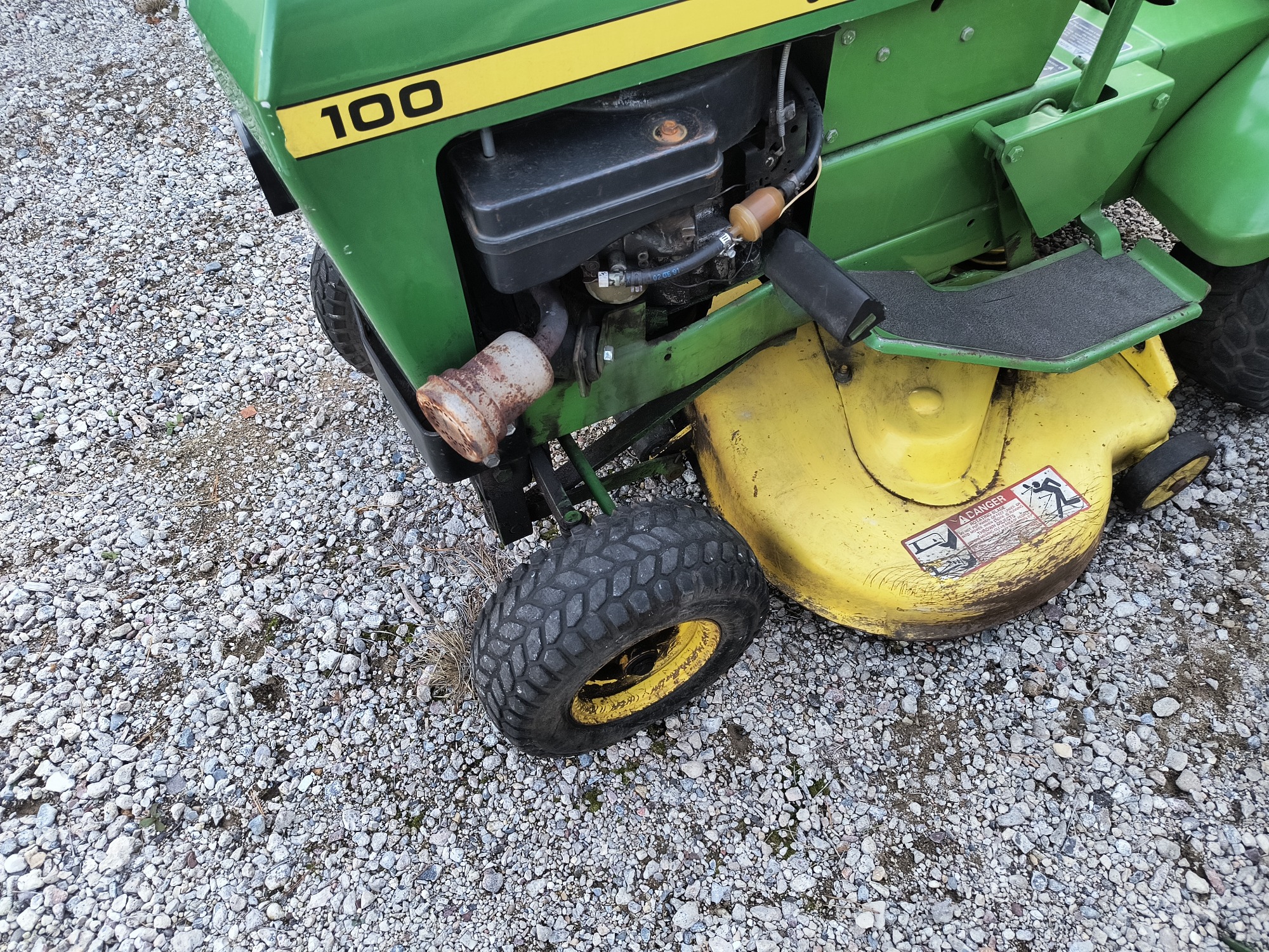 2000 john-deere series-100-lawn-tractor for sale near Elk River, Minnesota 106817_40_climate_control.jpg