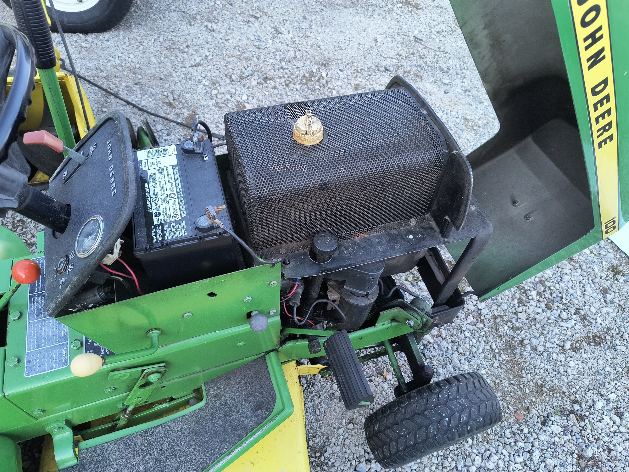 2000 john-deere series-100-lawn-tractor for sale near Elk River, Minnesota 106817_49_engine_bay.jpg