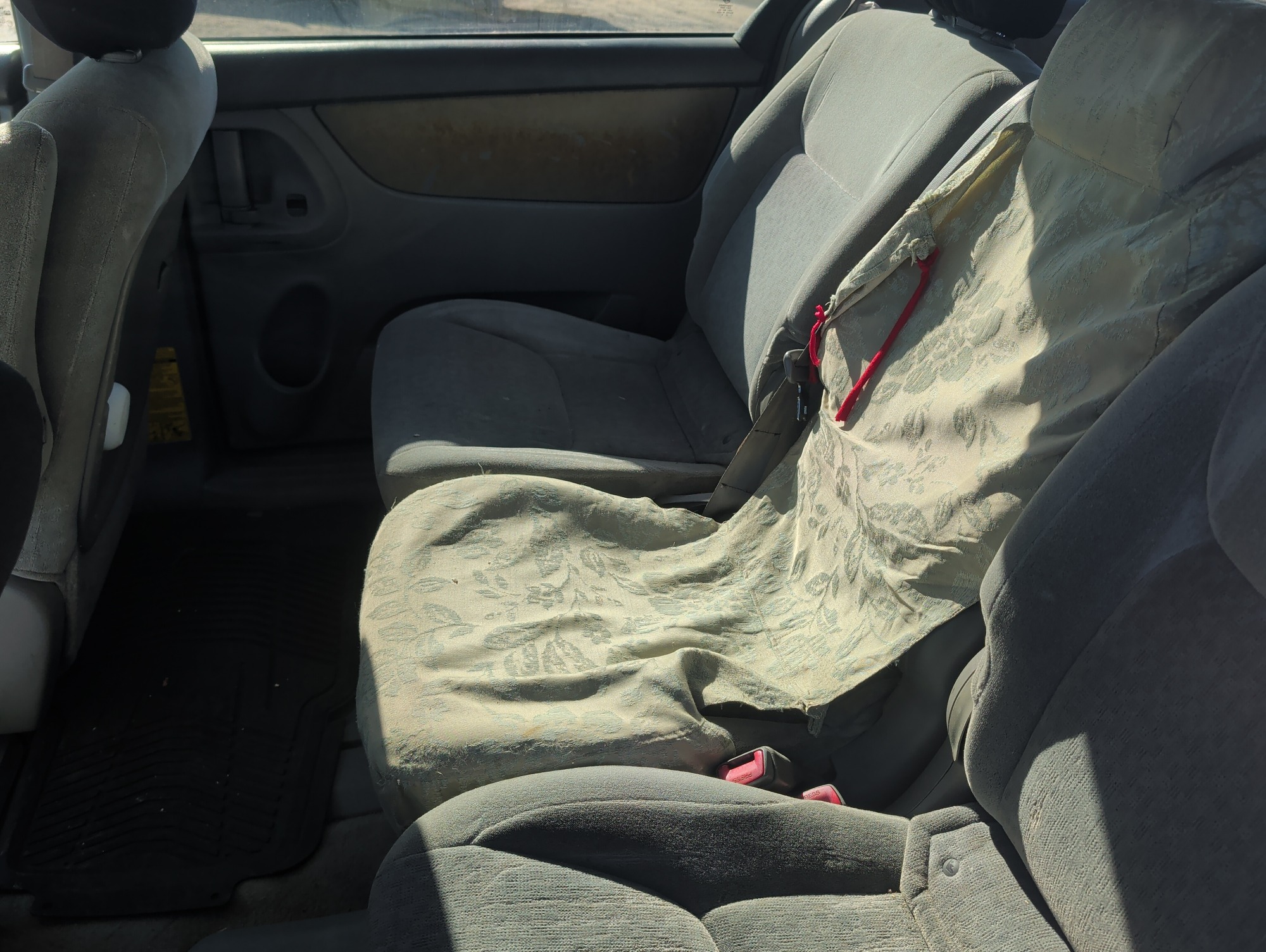 2005 toyota sienna le with 270873 miles for sale near Elk River, Minnesota 106819_25_drv_rear_door_panel.jpg