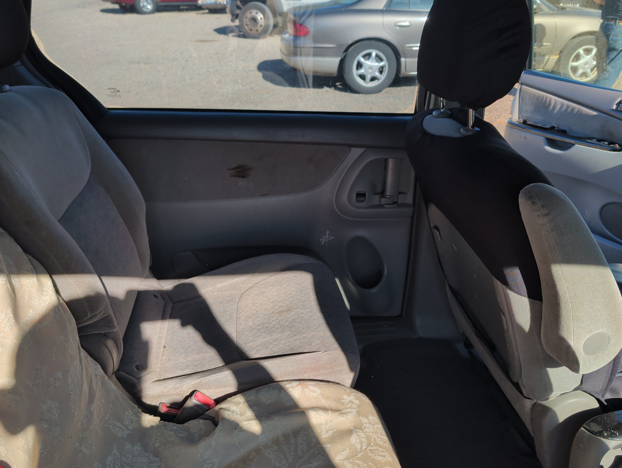 2005 toyota sienna le with 270873 miles for sale near Elk River, Minnesota 106819_30_pass_rear_door_panel.jpg