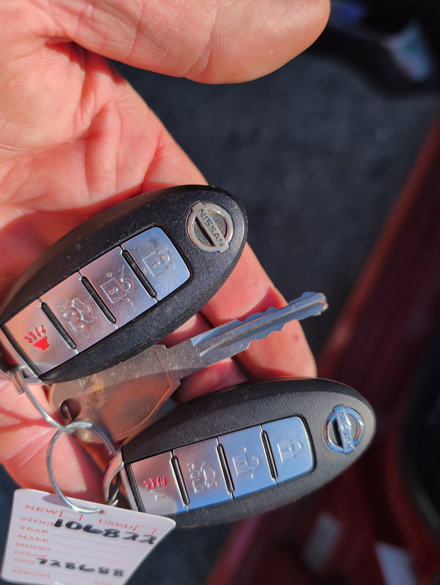 2013 nissan sentra s-6mt with 130137 miles for sale near Elk River, Minnesota 106822_51_keys.jpg