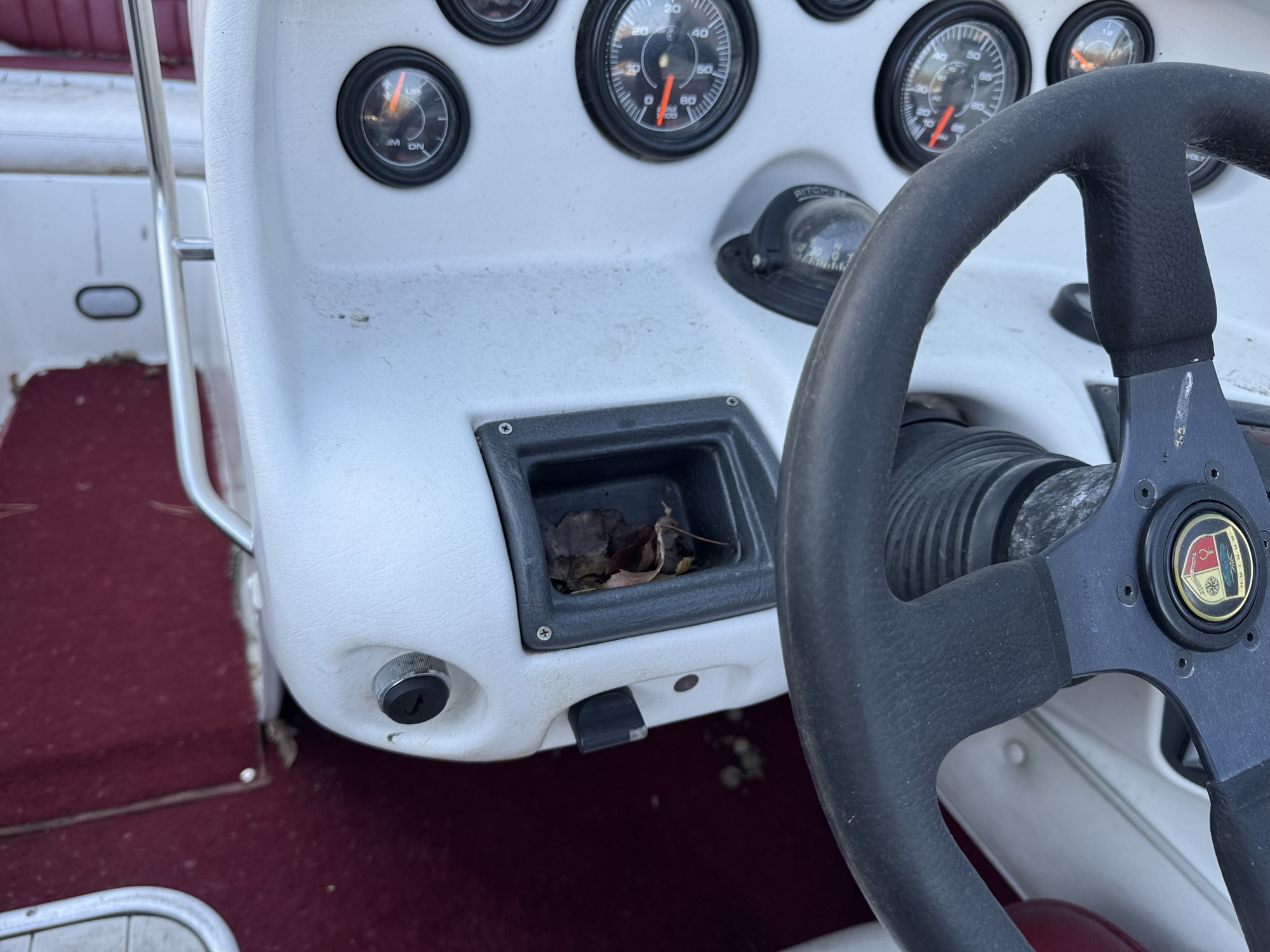 1995 mariah 180-talari for sale near Elk River, Minnesota 106824_37_left_of_steering_wheel.jpg