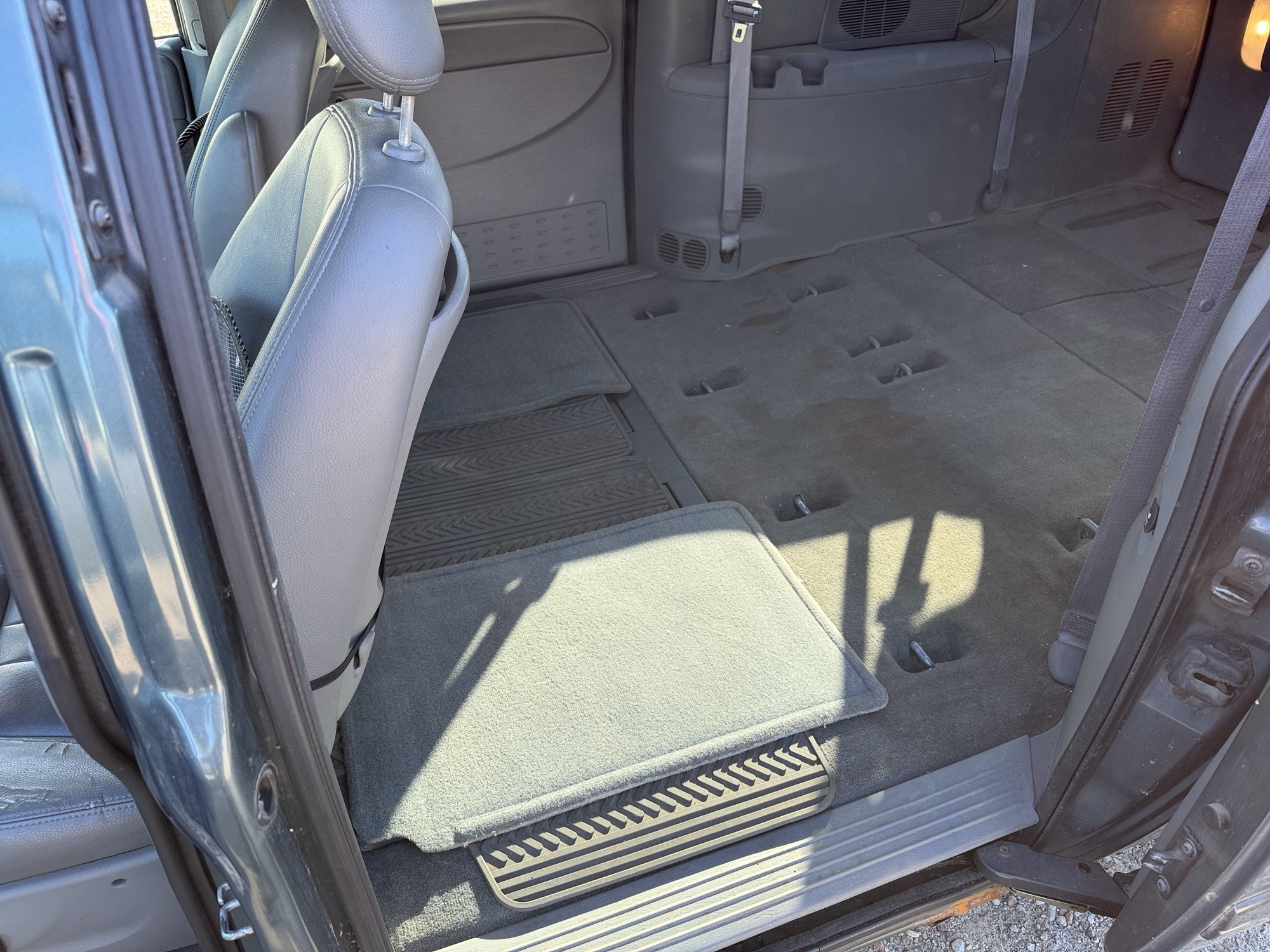 2007 dodge grand-caravan sxt with 169997 miles for sale near Elk River, Minnesota 106825_24_drv_rear_seat.jpg