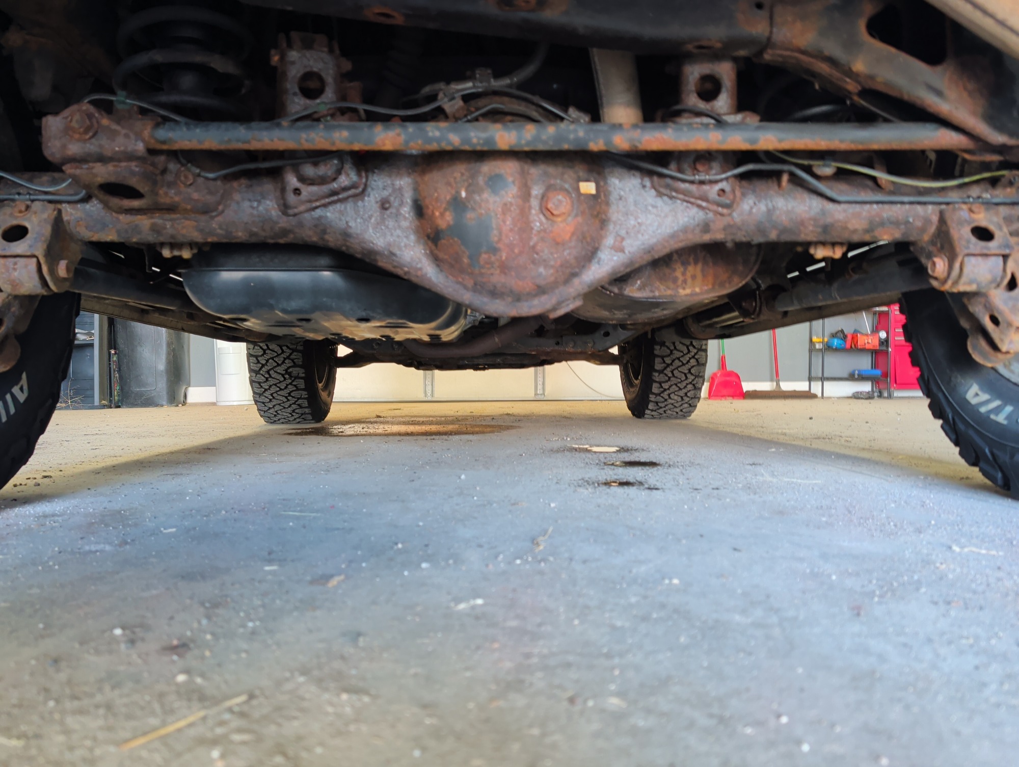 2008 toyota fj-cruiser 4wd-at with 98716 miles for sale near Elk River, Minnesota 106827_19_undercar_rear.jpg