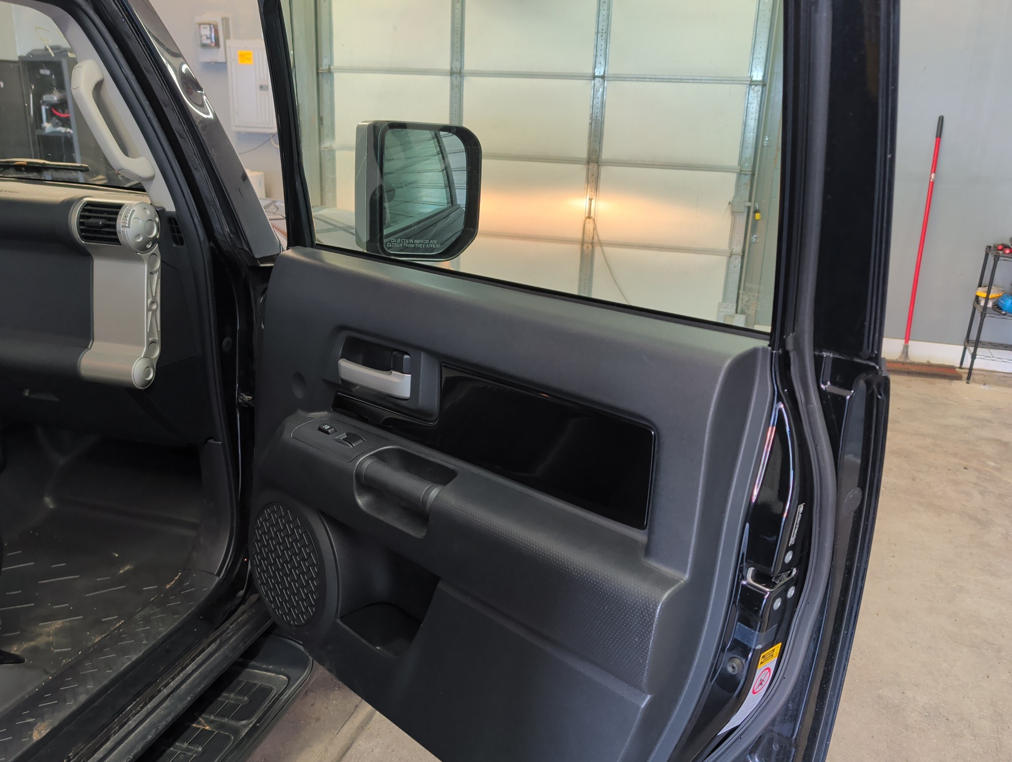 2008 toyota fj-cruiser 4wd-at with 98716 miles for sale near Elk River, Minnesota 106827_32_passenger_door_panel.jpg