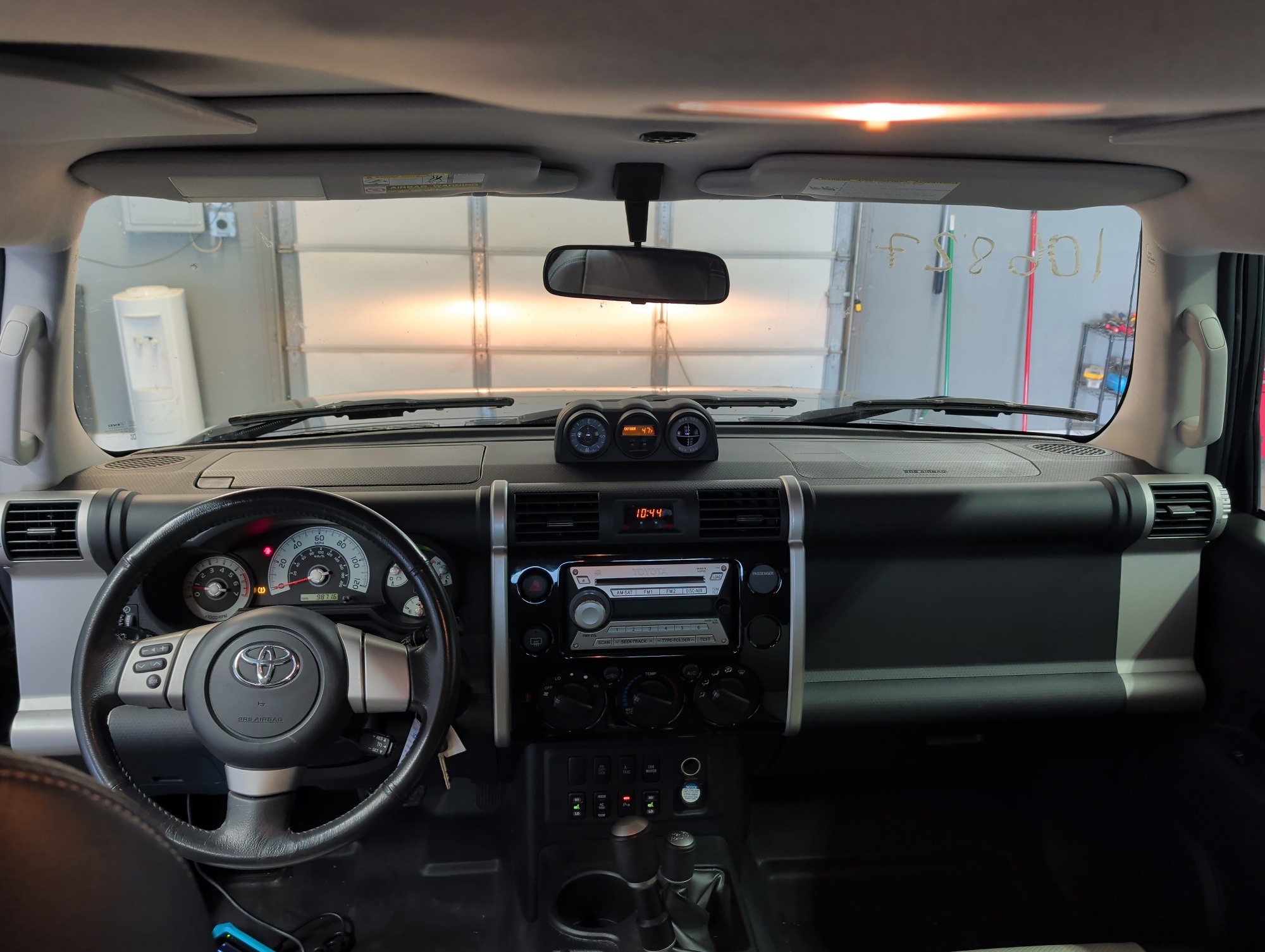 2008 toyota fj-cruiser 4wd-at with 98716 miles for sale near Elk River, Minnesota 106827_34_whole_dash.jpg