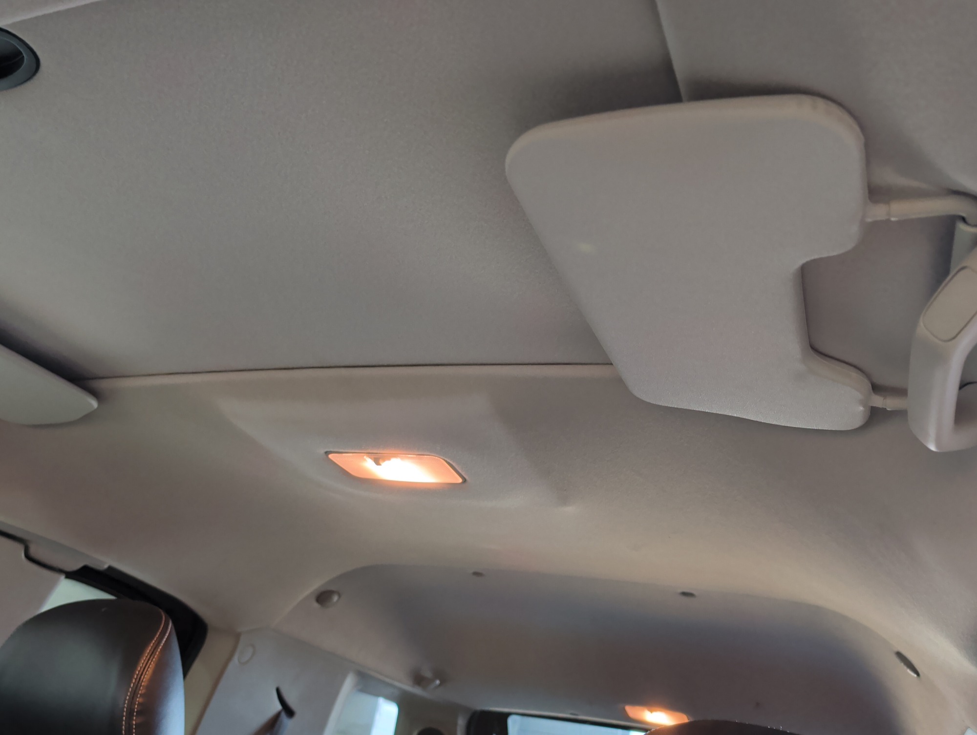 2008 toyota fj-cruiser 4wd-at with 98716 miles for sale near Elk River, Minnesota 106827_35_headliner_sunroof.jpg