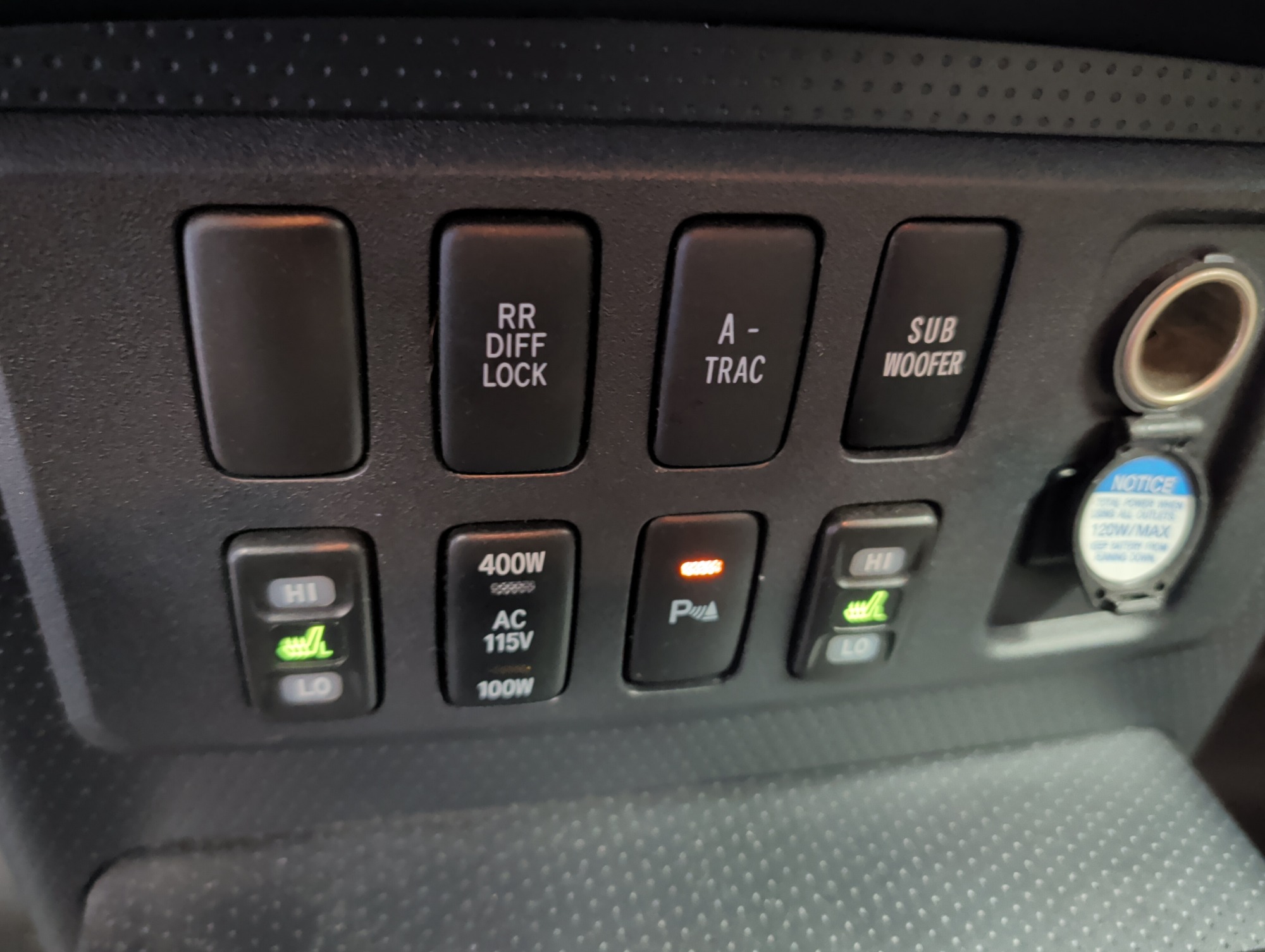 2008 toyota fj-cruiser 4wd-at with 98716 miles for sale near Elk River, Minnesota 106827_42_heated_seat_switches.jpg