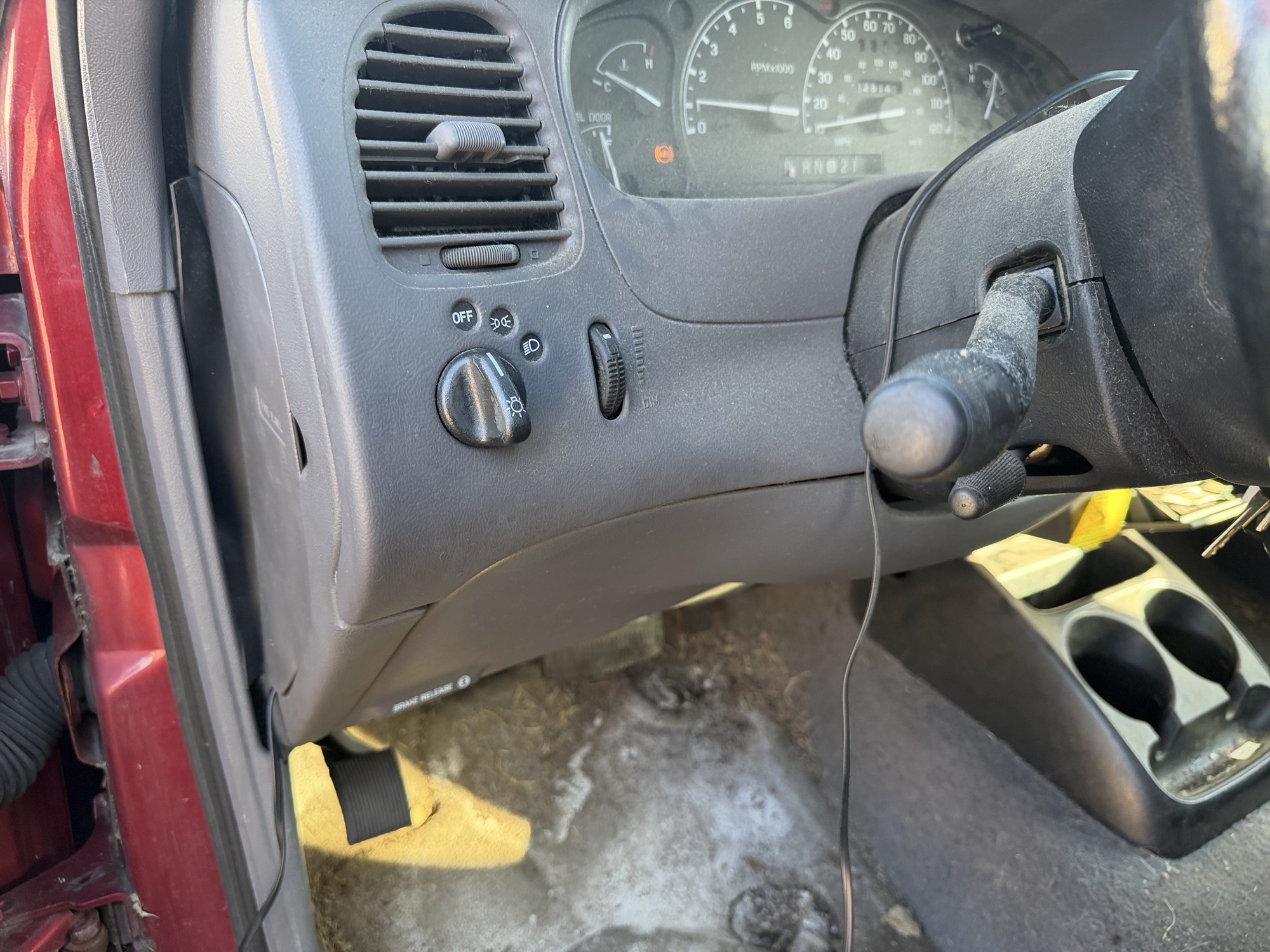 2002 ford ranger edge-supercab-4wd with 228144 miles for sale near Elk River, Minnesota 106830_37_left_of_steering_wheel.jpg